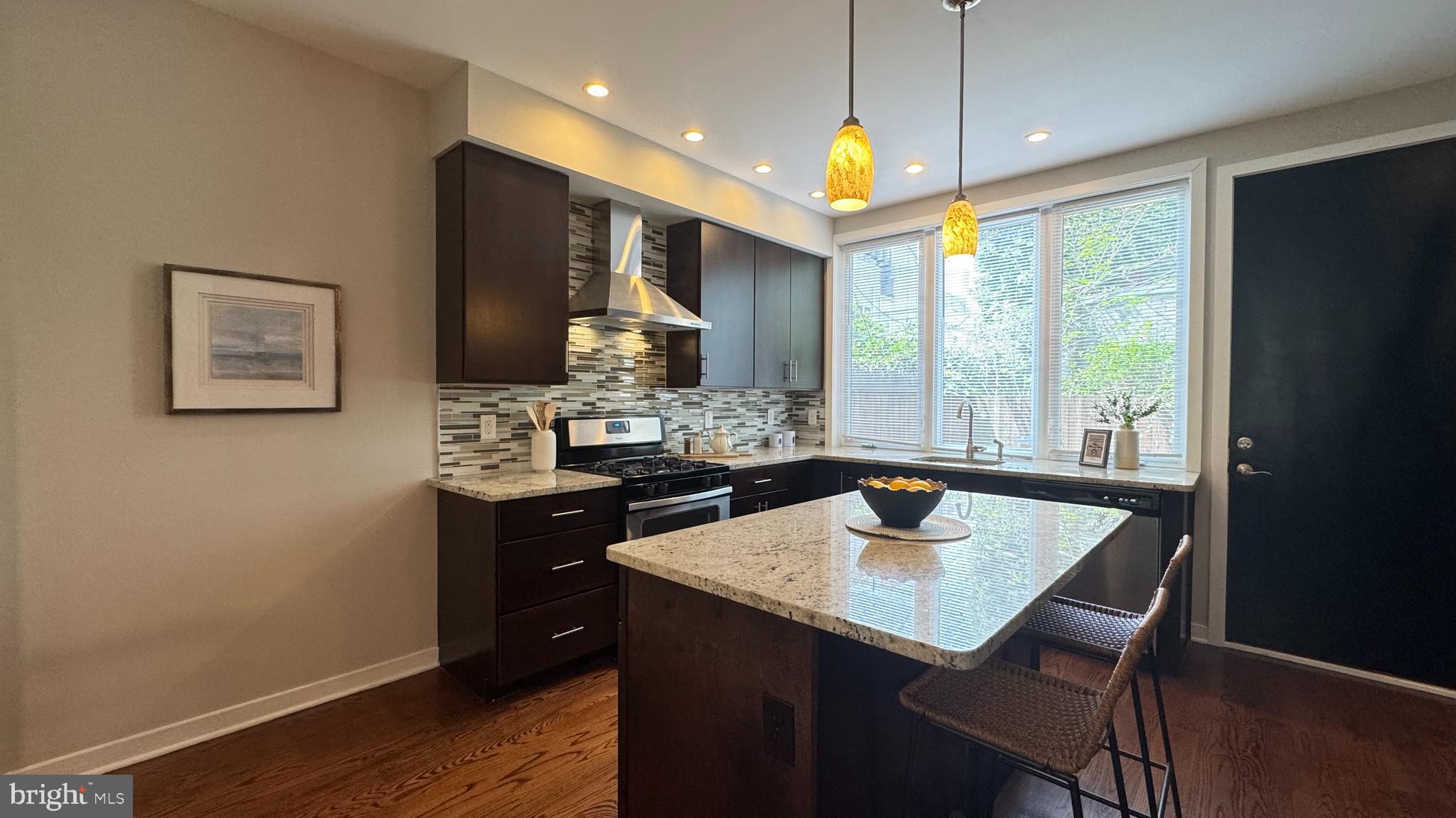 POINT BREEZE - Residential
