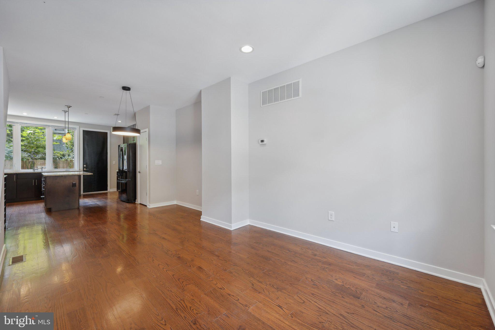 POINT BREEZE - Residential