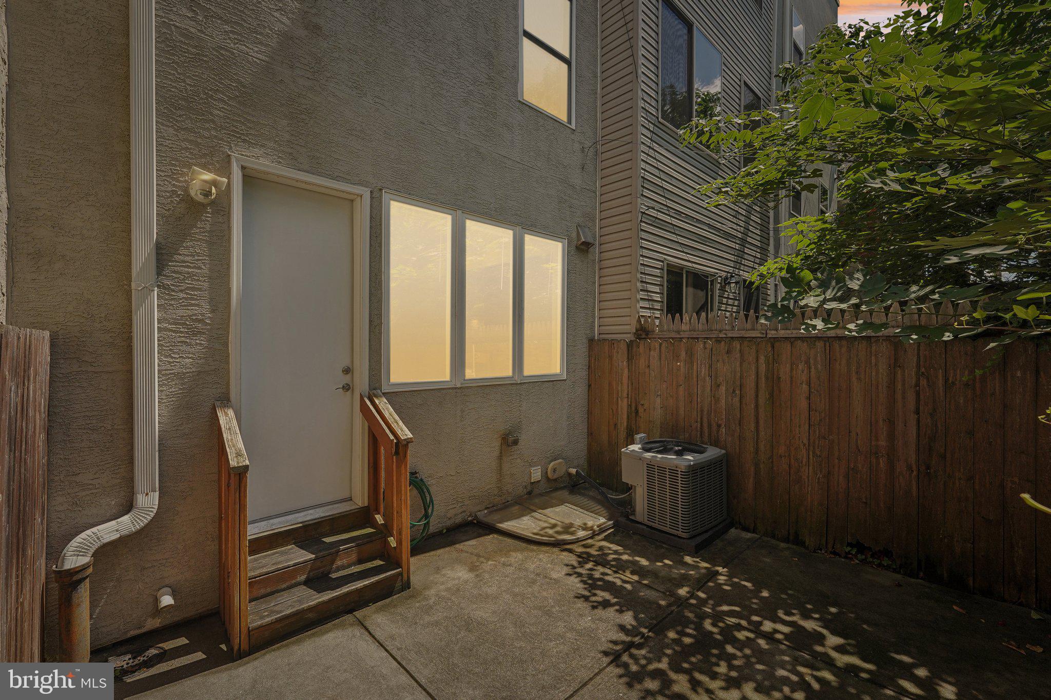 POINT BREEZE - Residential