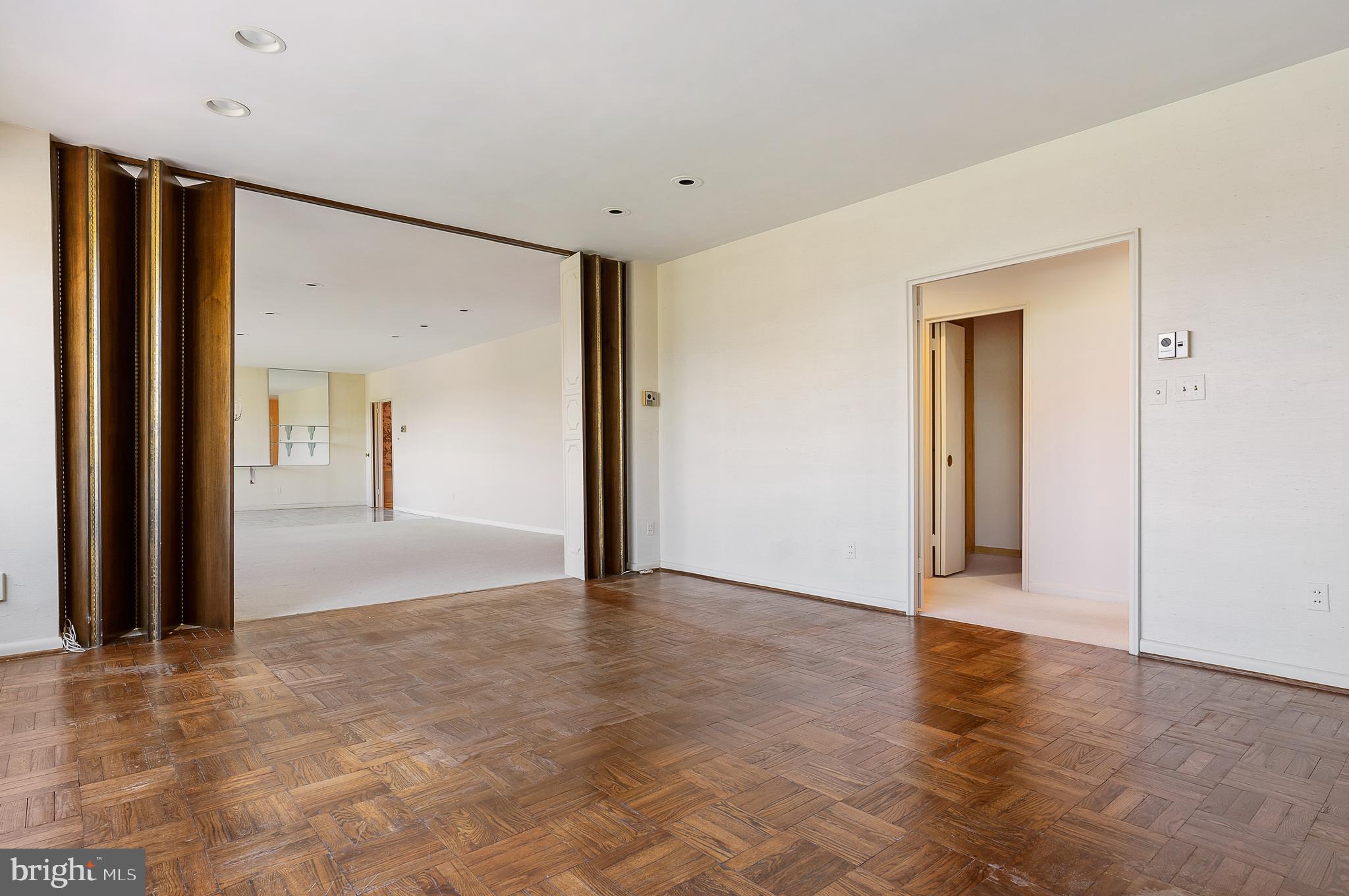 PIKESVILLE - Residential