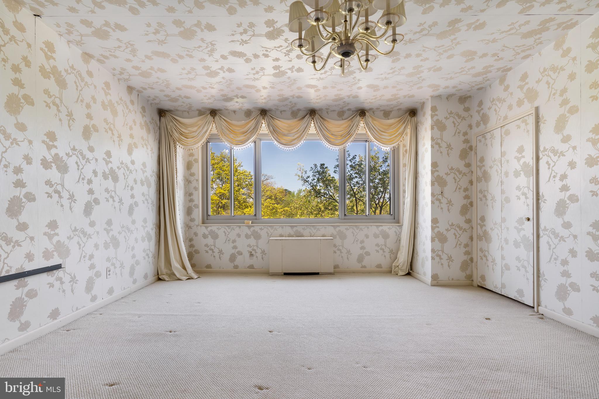 PIKESVILLE - Residential