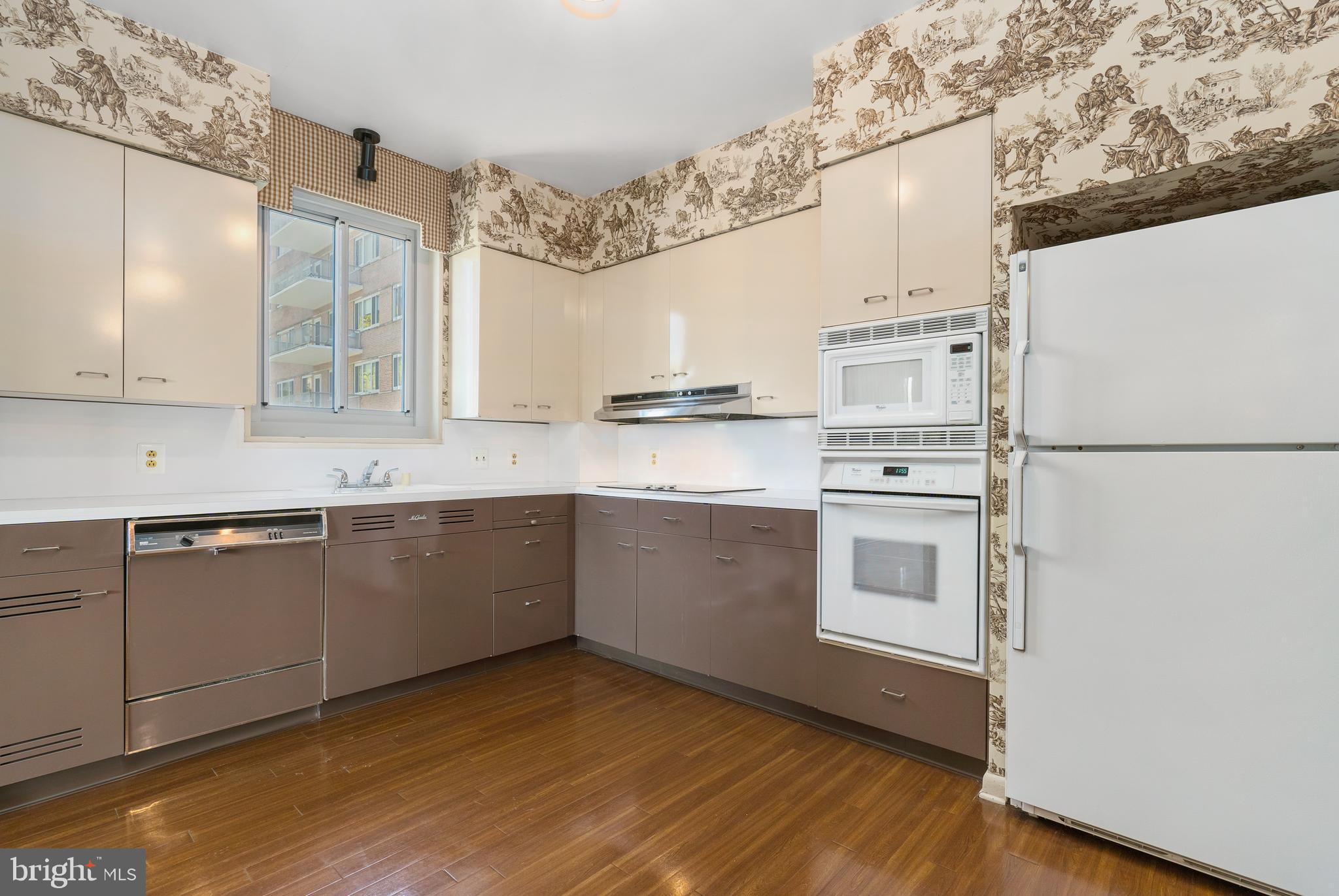 PIKESVILLE - Residential