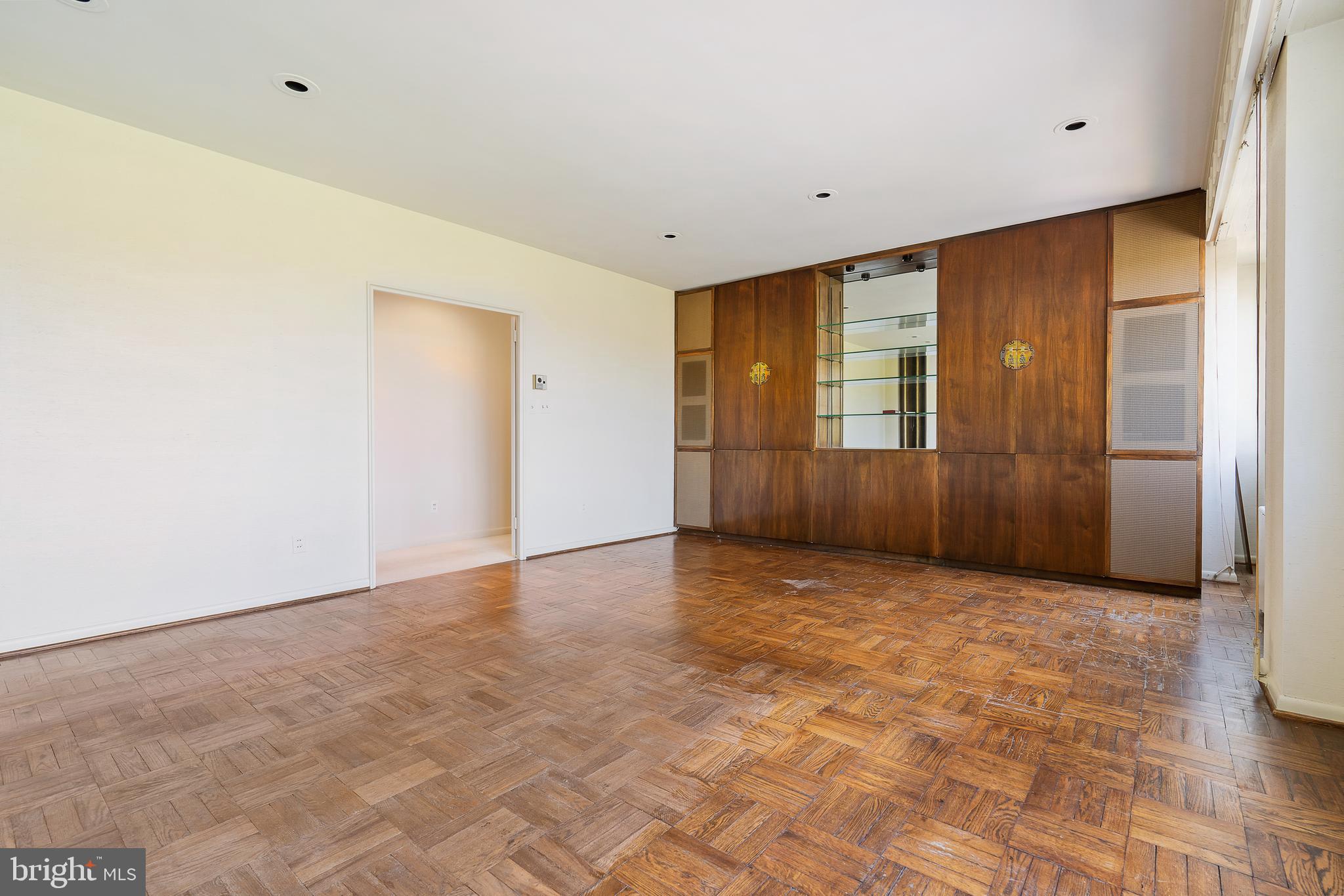 PIKESVILLE - Residential