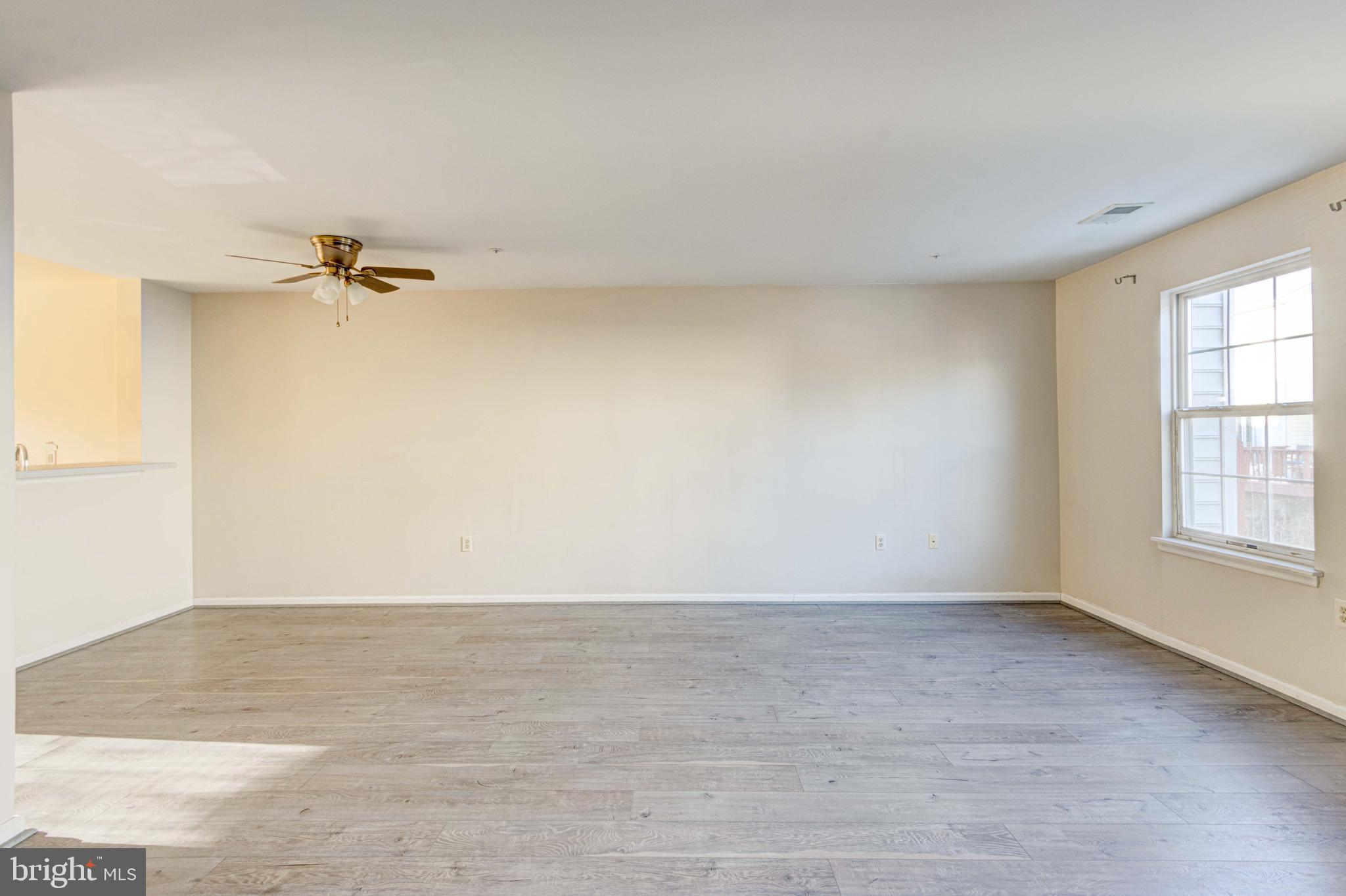 STONEHAVEN MEWS IN CROFTON VILLAGE - Residential