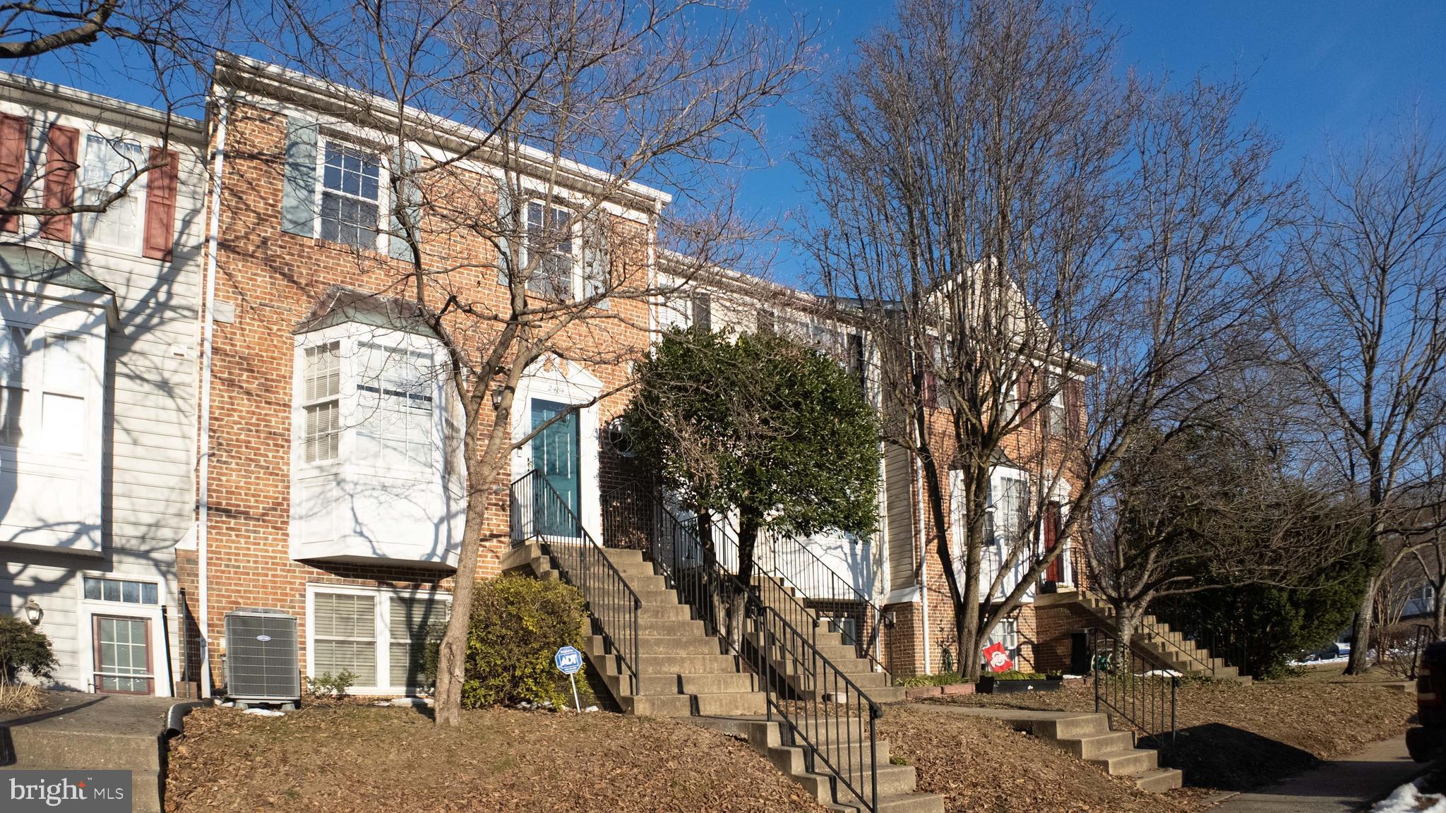 STONEHAVEN MEWS IN CROFTON VILLAGE - Residential