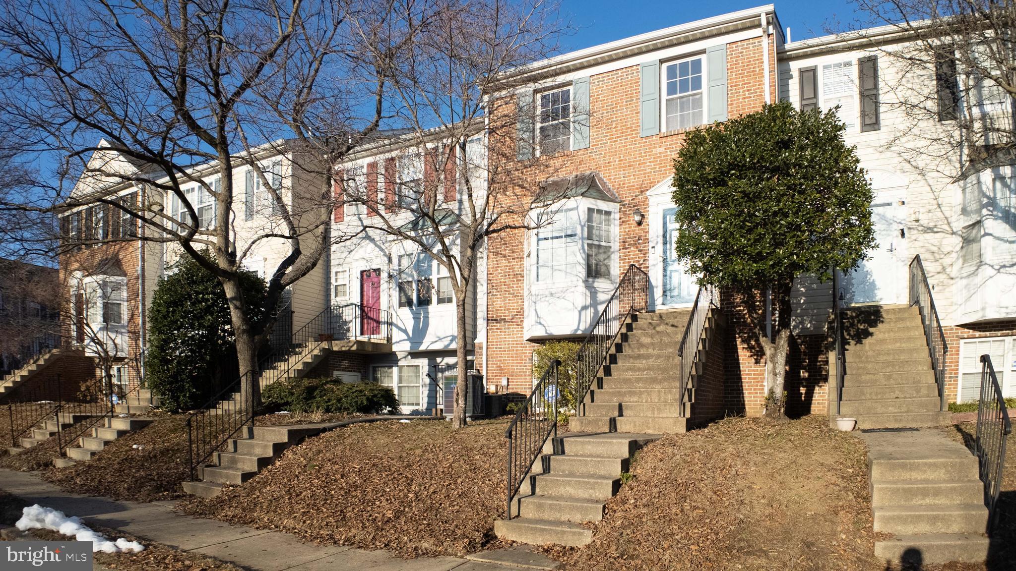 STONEHAVEN MEWS IN CROFTON VILLAGE - Residential