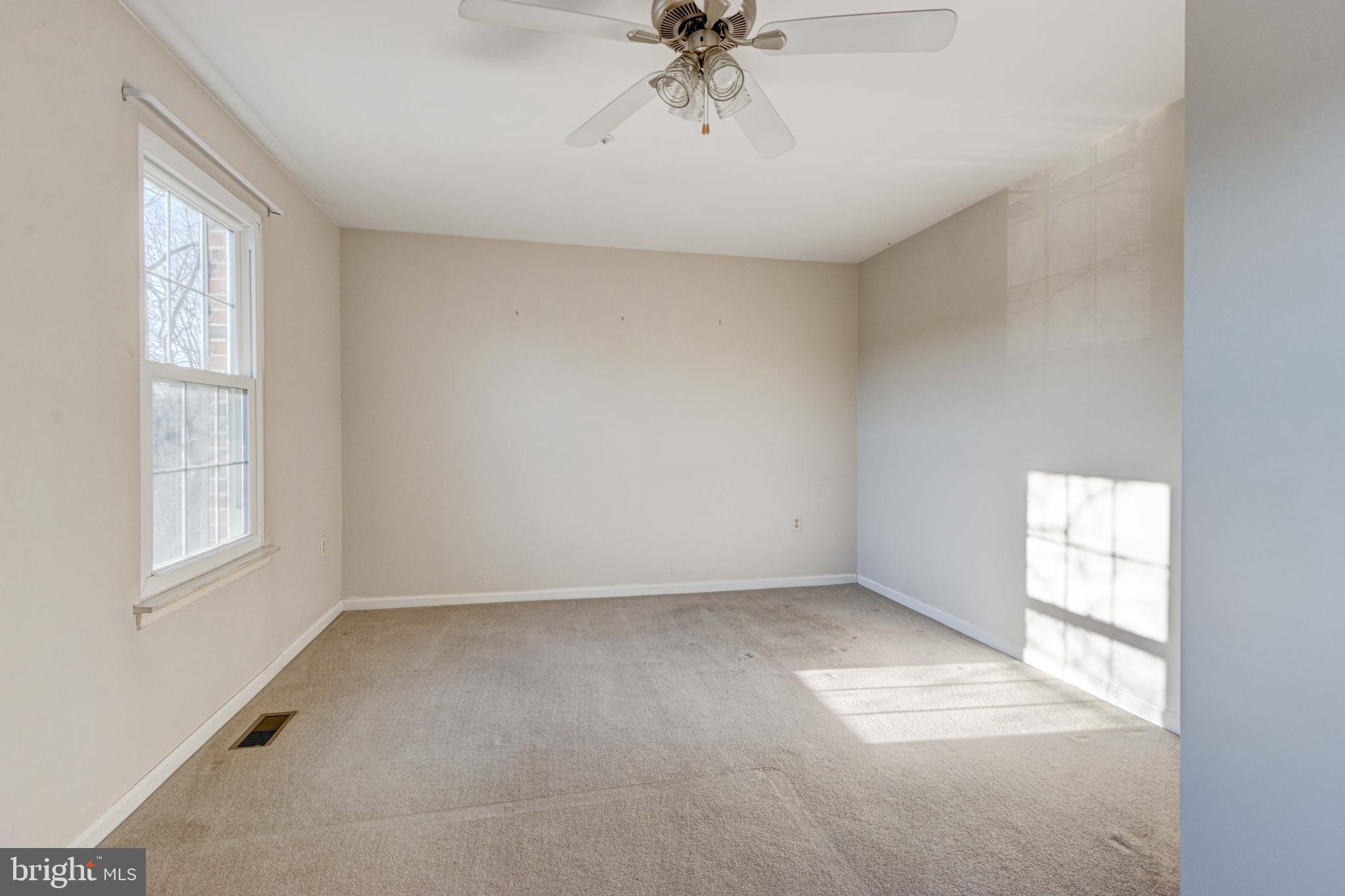 STONEHAVEN MEWS IN CROFTON VILLAGE - Residential