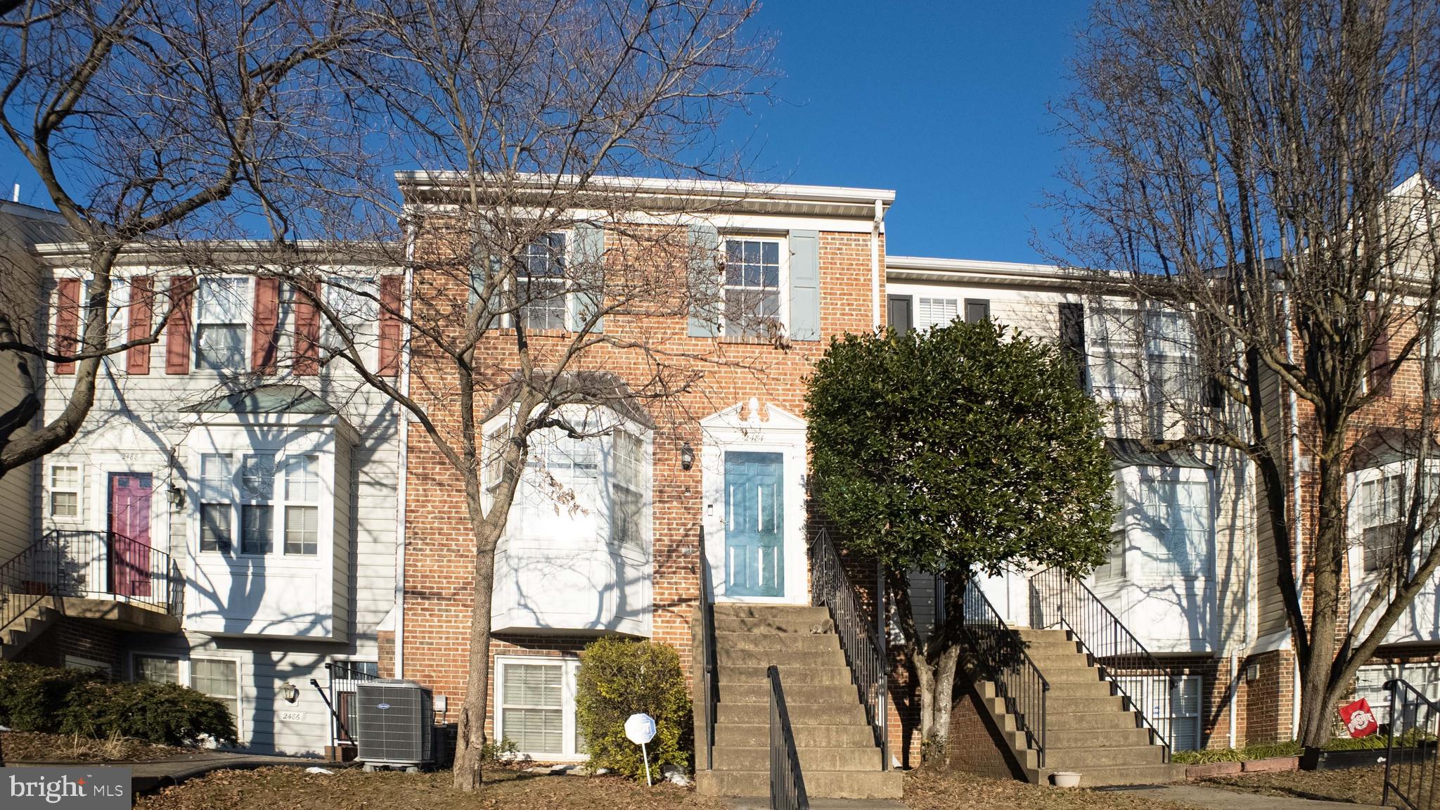 STONEHAVEN MEWS IN CROFTON VILLAGE - Residential