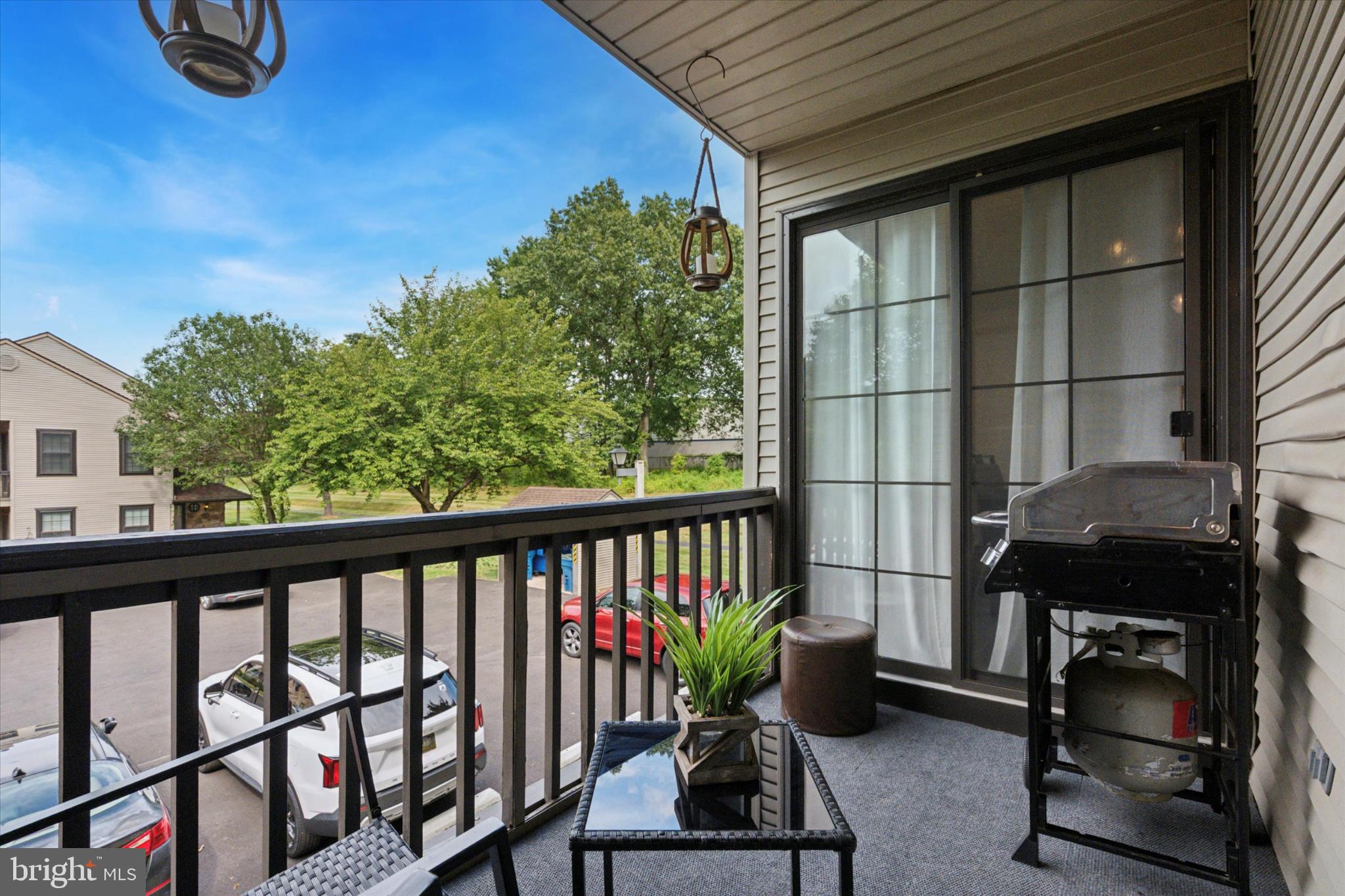 284 SASSAFRAS COURT