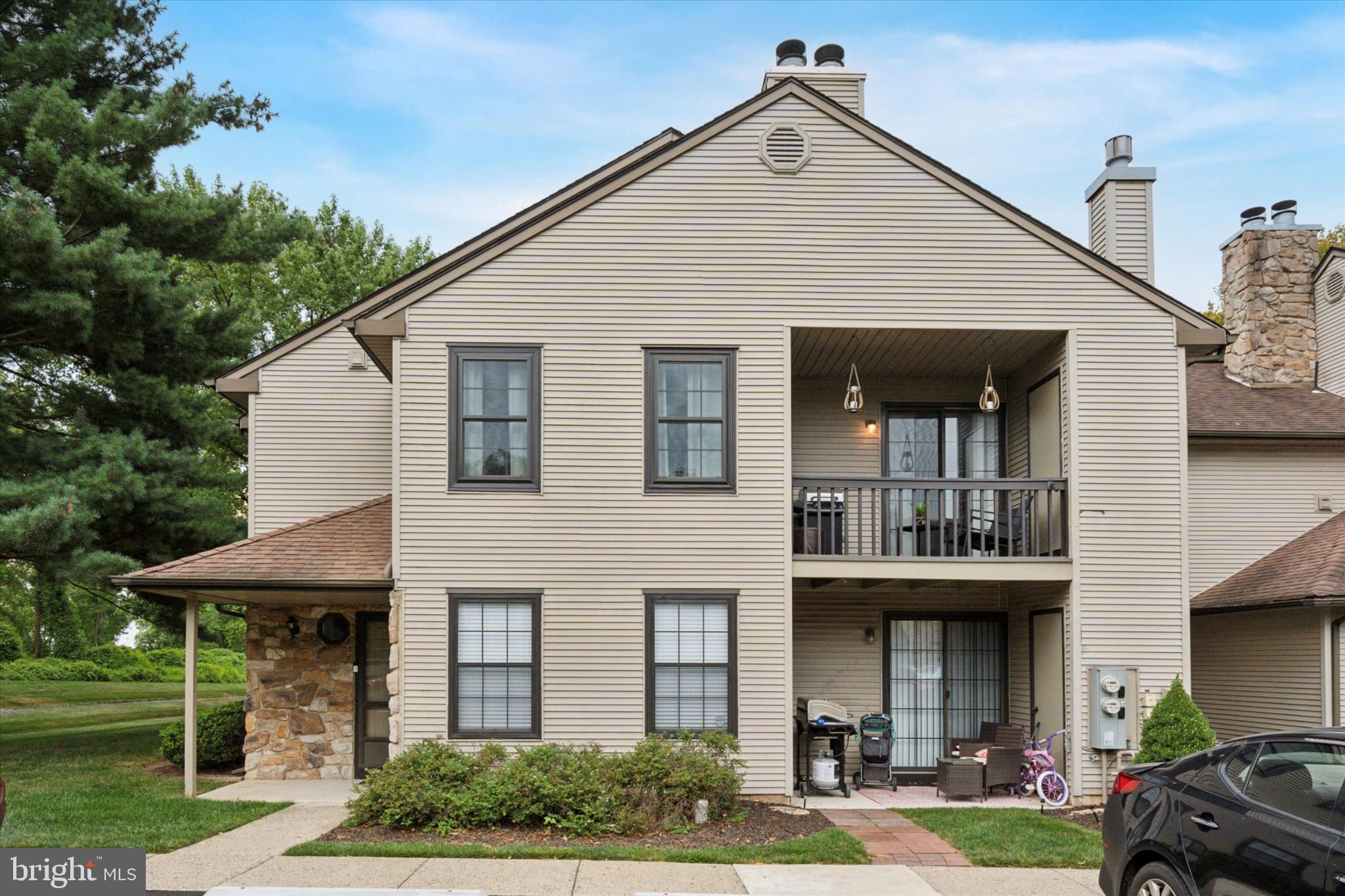 OFFER DEADLINE – Monday, 8/25 at 8:00 PM. Multiple offers received. Please submit your buyers’ highest and best by deadline.
Nestled in the serene community of Hampton Greens, this charming 2-bedroom, 2-bathroom home offers a perfect blend of comfort and elegance. Step inside to discover an inviting open floor plan adorned with beautiful floors and abundant natural light. The spacious eat-in kitchen features high-end appliances, including a built-in microwave and electric oven, making it a culinary haven for any home chef. Relax in the cozy living area, complete with a fireplace that adds warmth and ambiance. The master suite boasts a generous walk-in closet, ensuring ample storage for your wardrobe. Enjoy the convenience of in-unit laundry hookups and thoughtful window treatments throughout. Outside, indulge in the community's luxurious amenities, including a sparkling outdoor pool, tennis courts, and scenic jogging paths. With maintenance and management included in the association fee, you can relish a carefree lifestyle in this delightful home. Experience the perfect blend of luxury and comfort in this exceptional property.