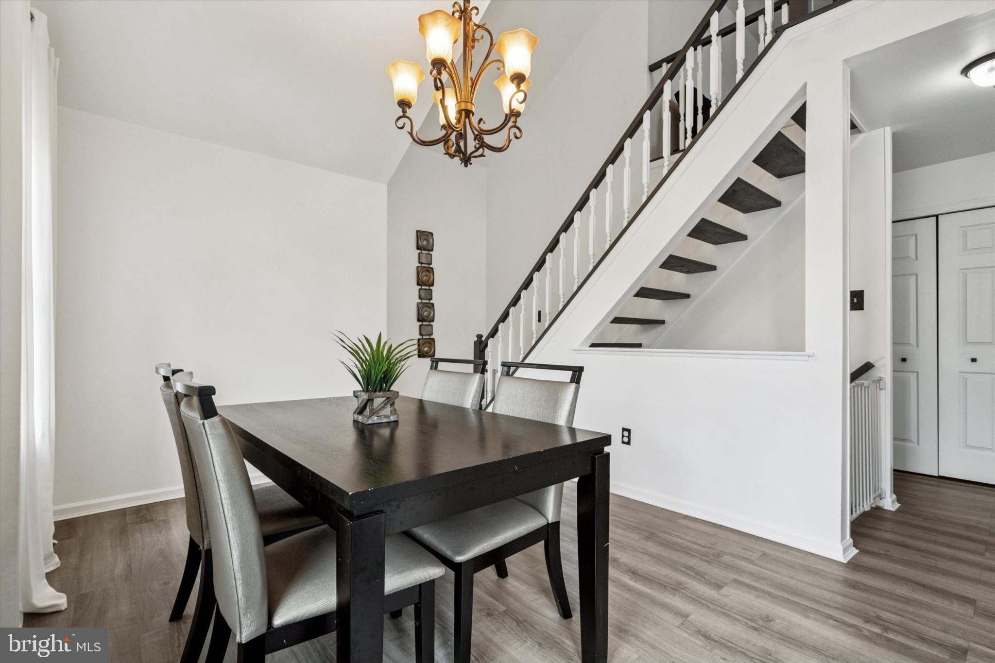 284 SASSAFRAS COURT