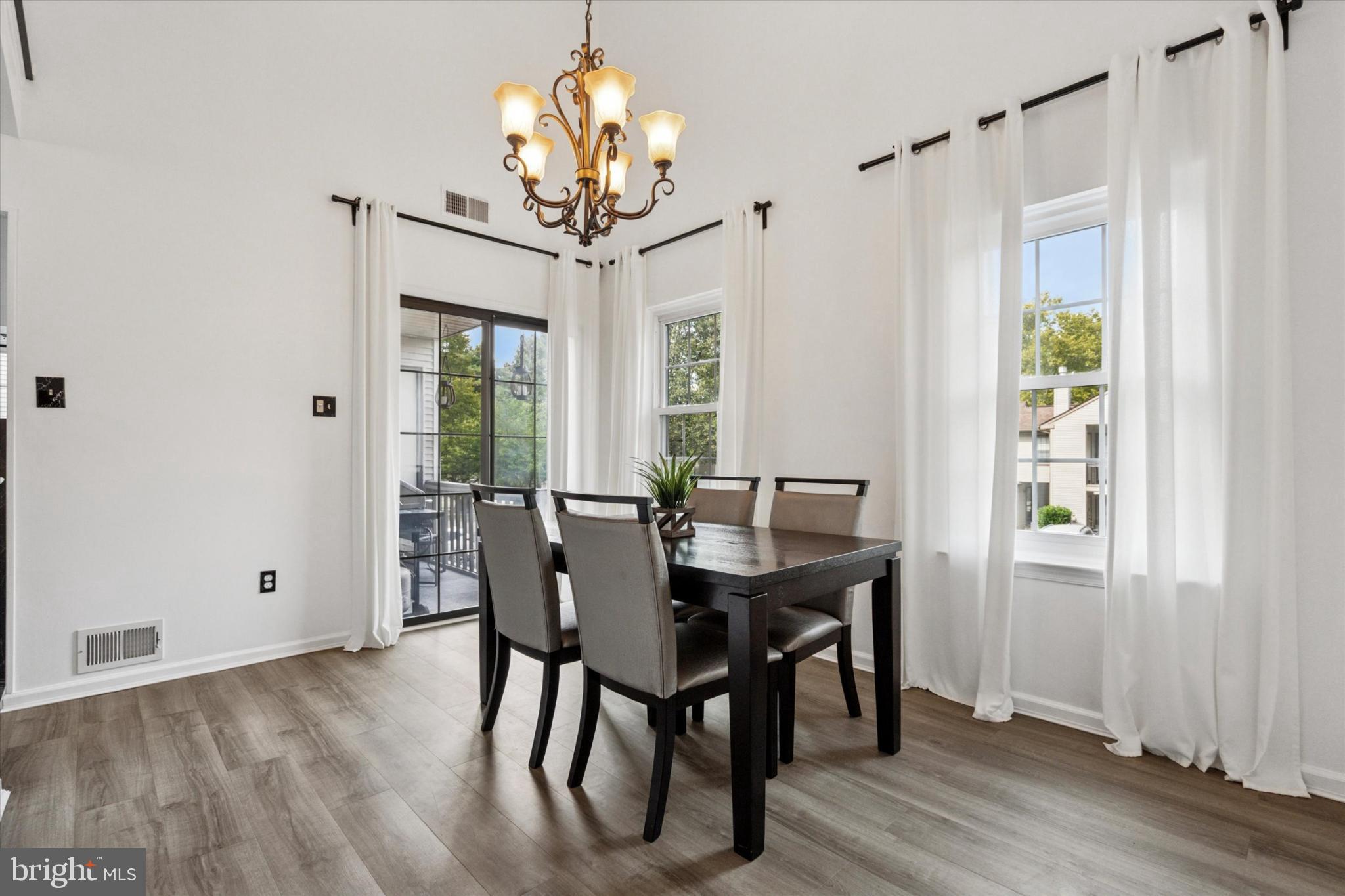 284 SASSAFRAS COURT