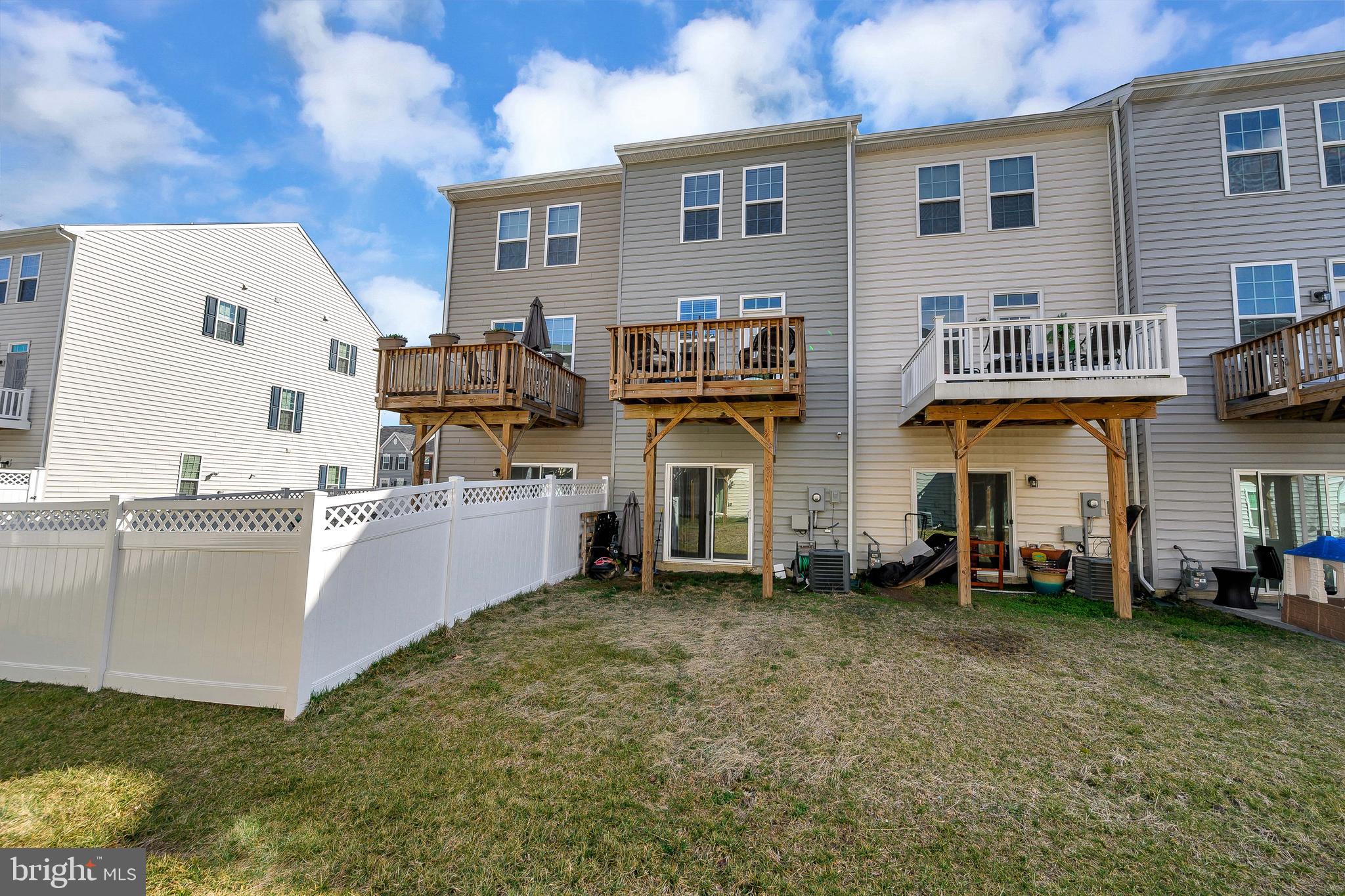 RAPPAHANNOCK LANDING - Residential Lease