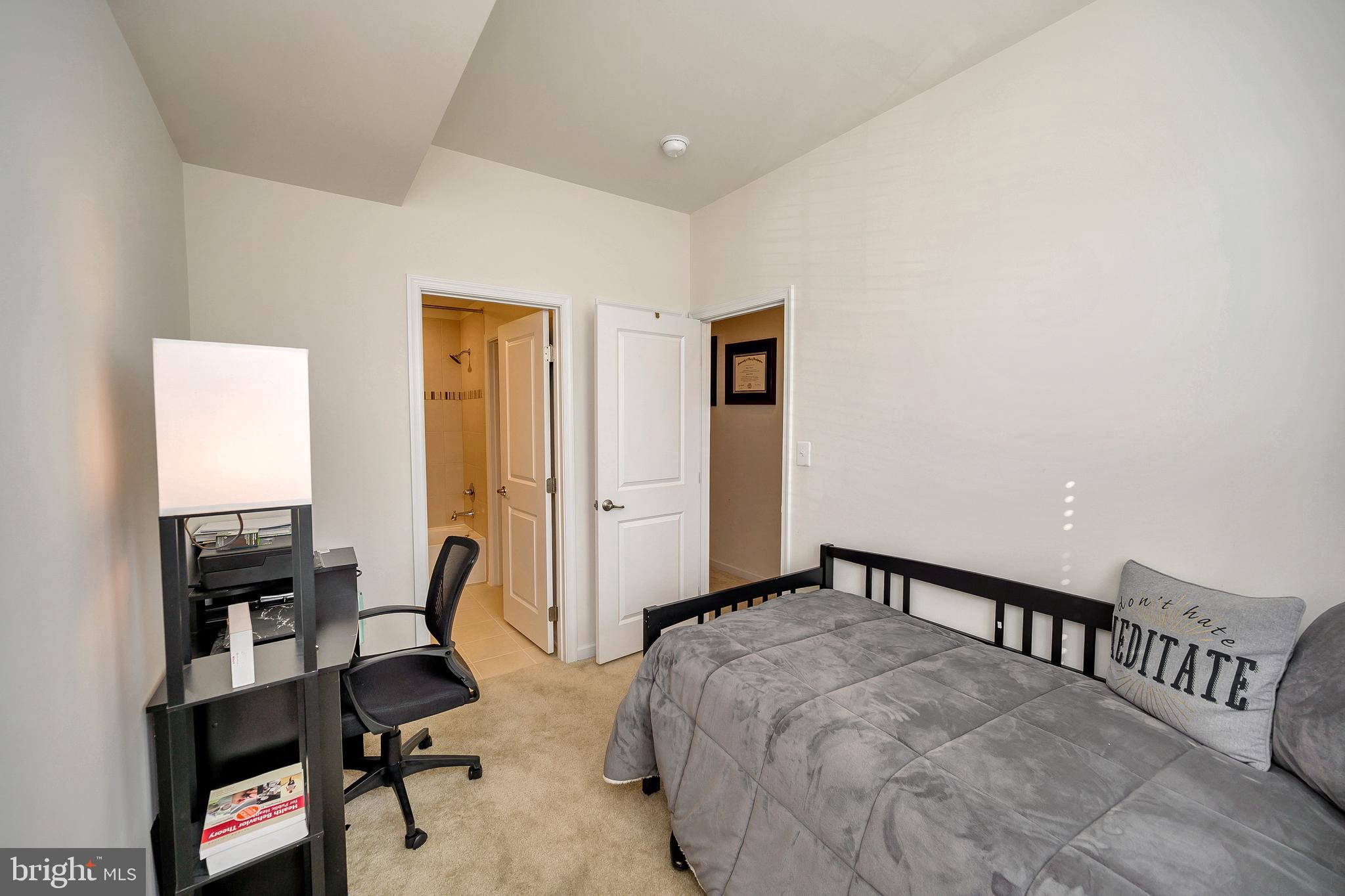 RAPPAHANNOCK LANDING - Residential Lease