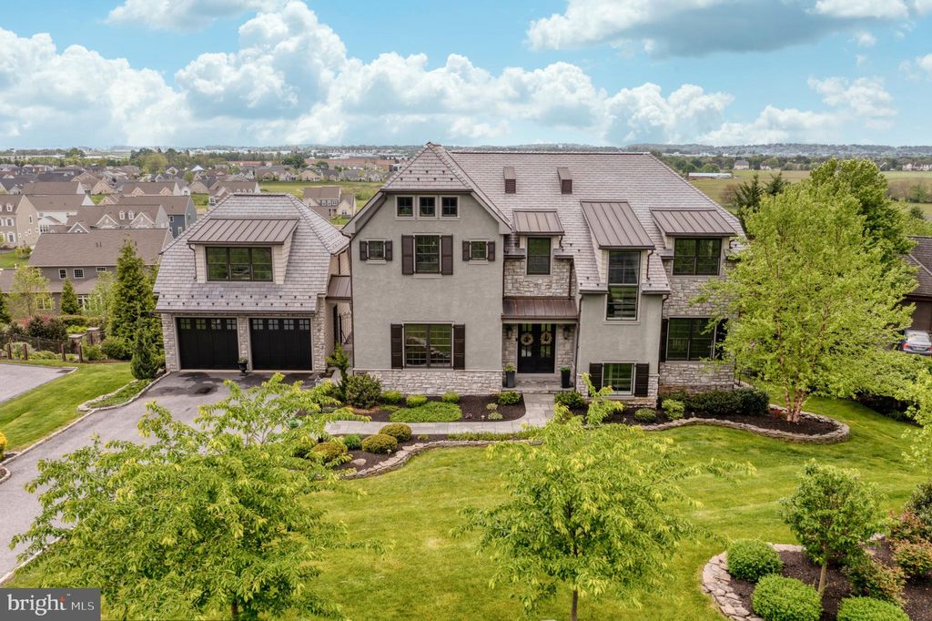 Photo of 11 Oakwood Lane, LITITZ, PA 17543 (MLS # PALA2064788)