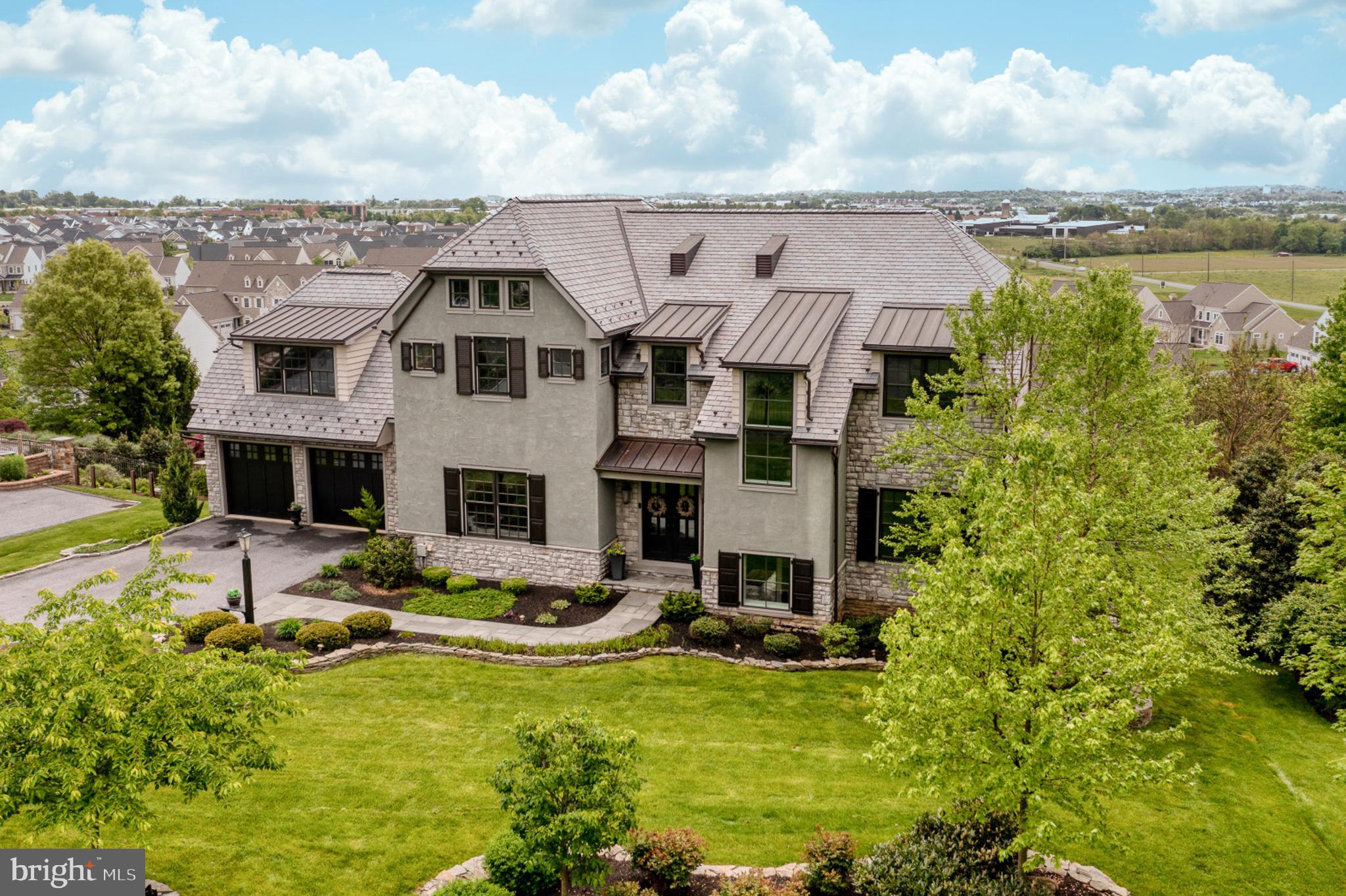 11 OAKWOOD LANE