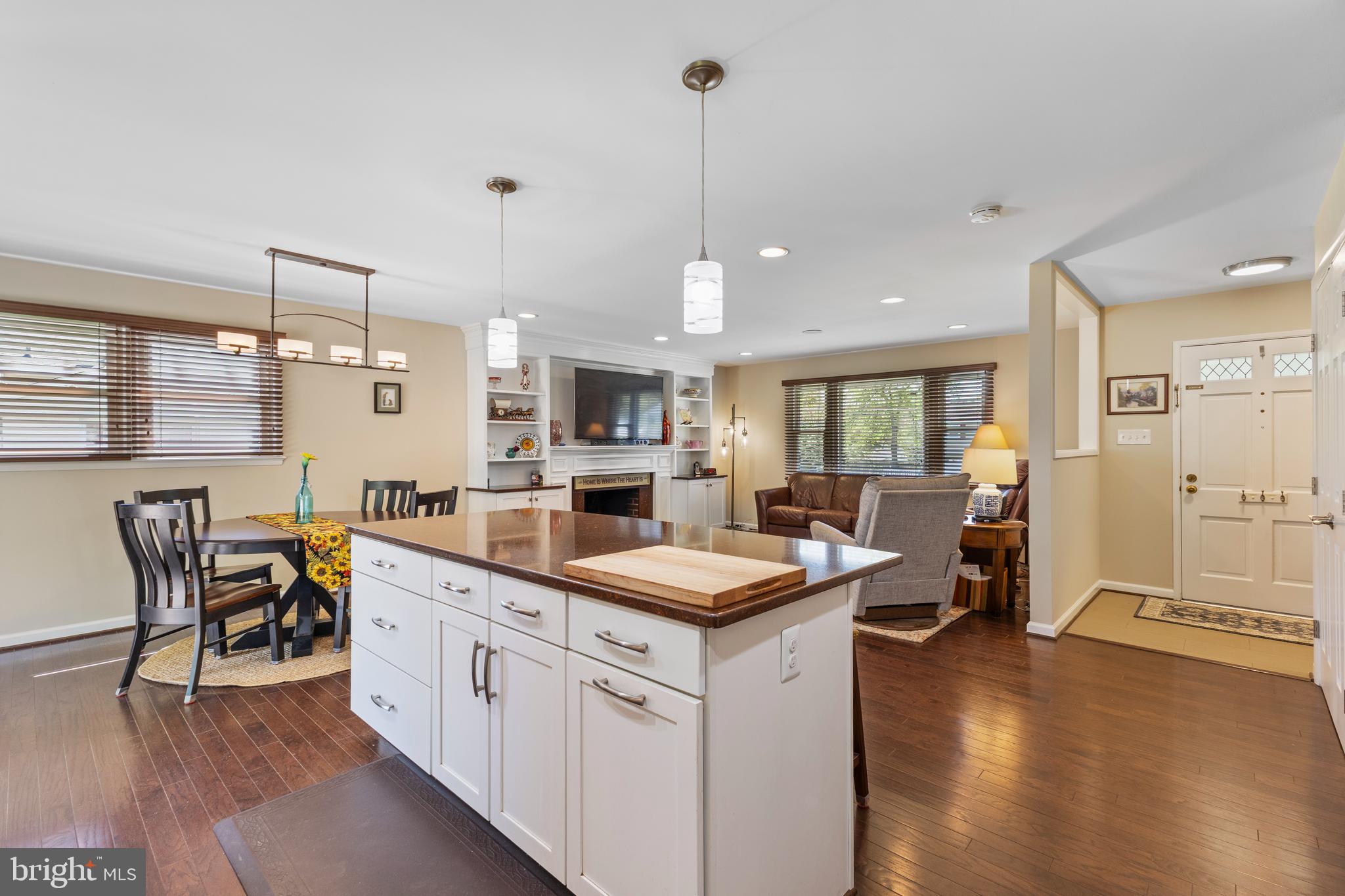 NORTH SPRINGFIELD - Residential