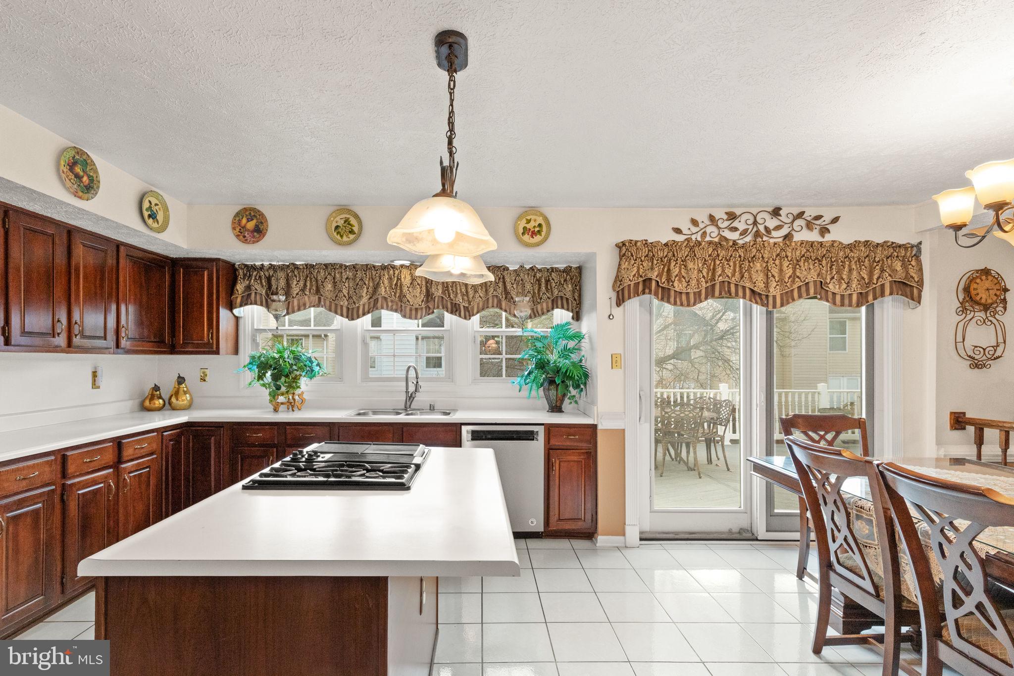 CLOVERFIELD - Residential