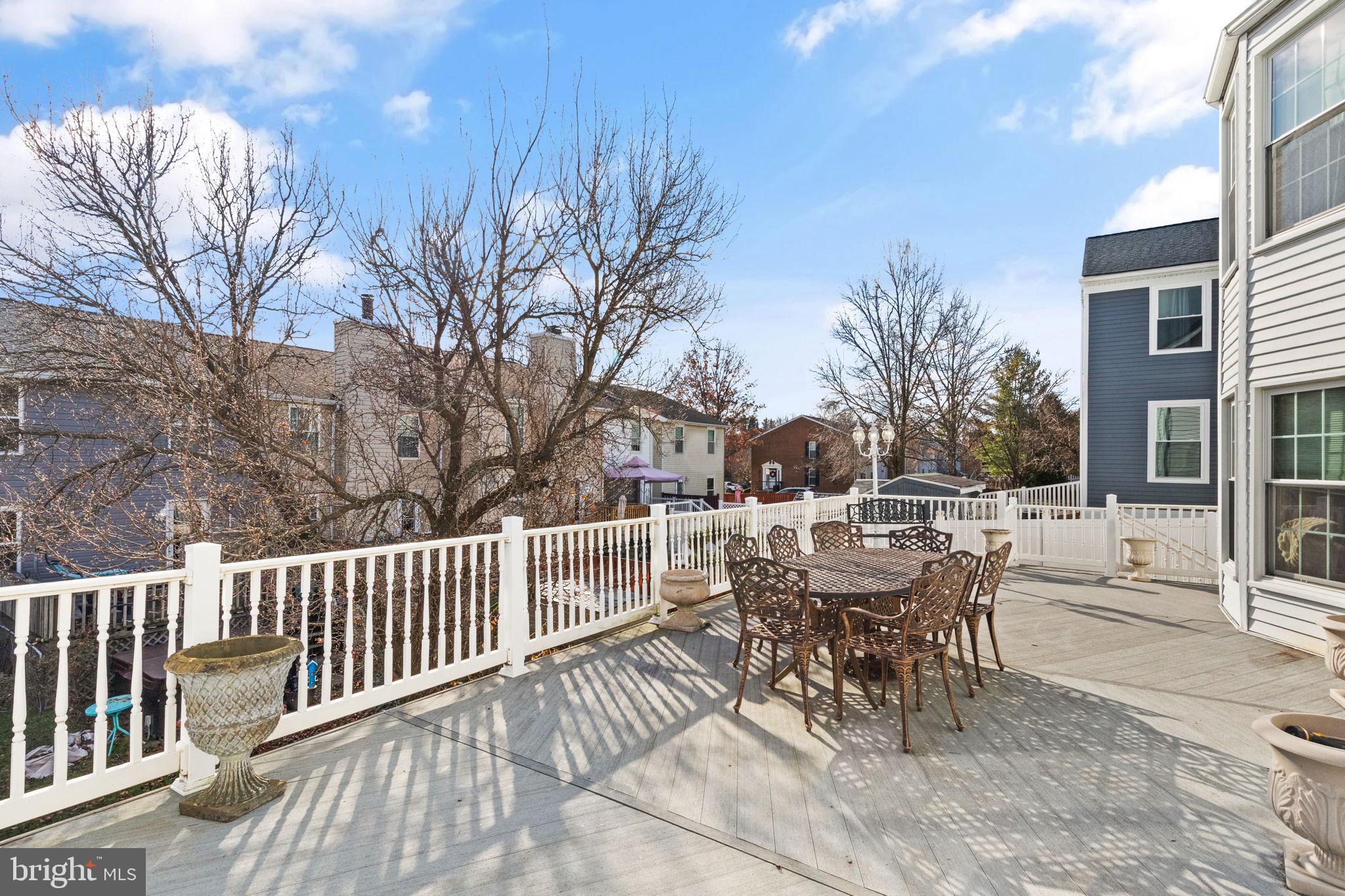 CLOVERFIELD - Residential