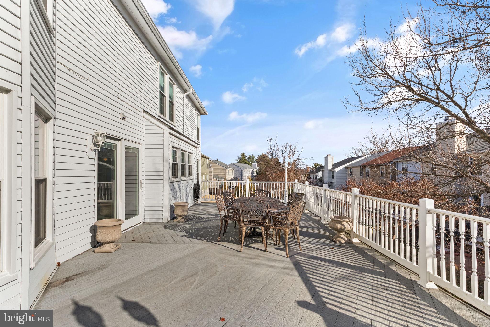 CLOVERFIELD - Residential