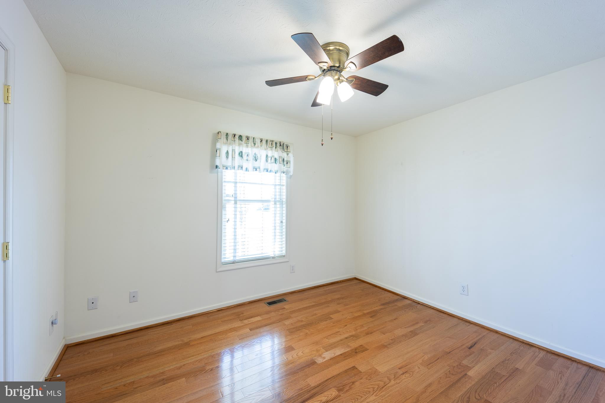 MIDDLE CREEK MANOR - Residential