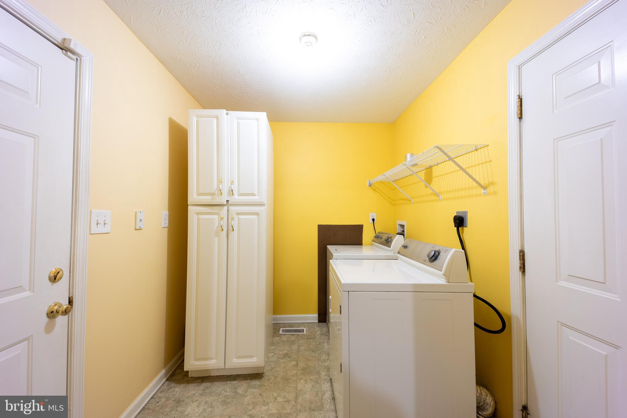 MIDDLE CREEK MANOR - Residential