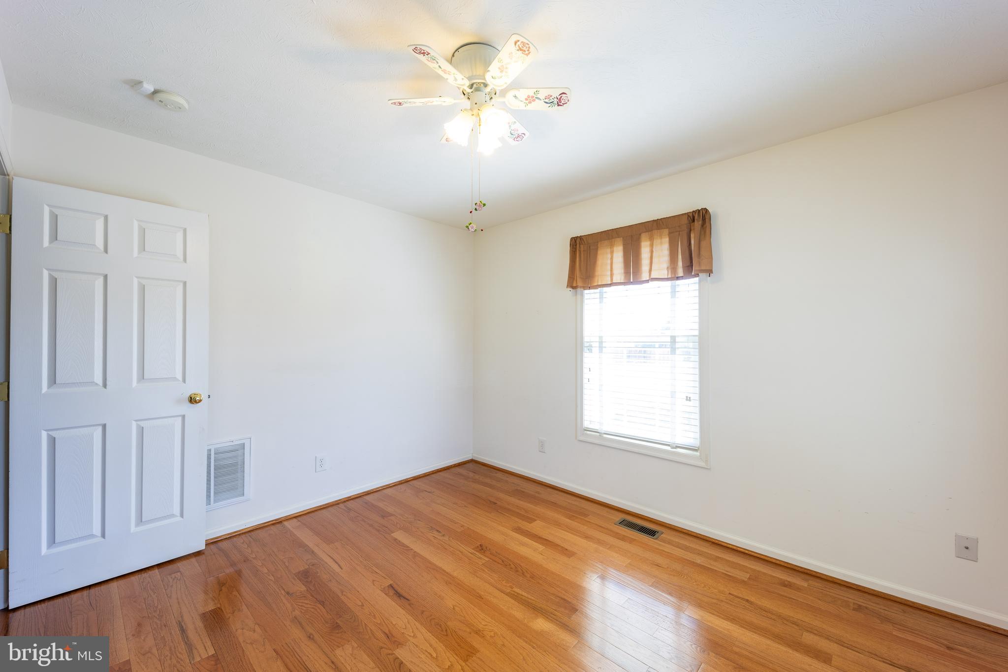 MIDDLE CREEK MANOR - Residential