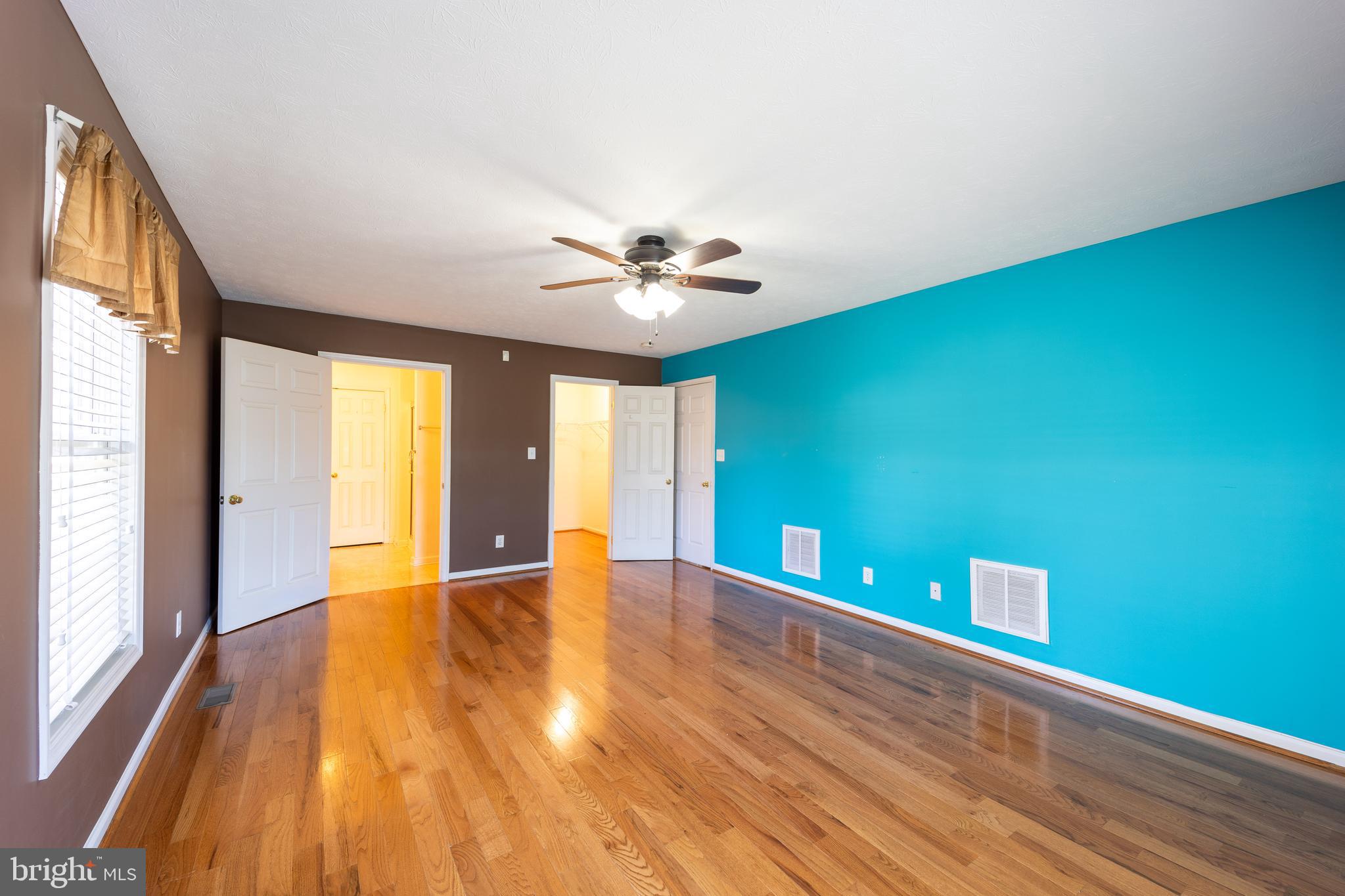 MIDDLE CREEK MANOR - Residential