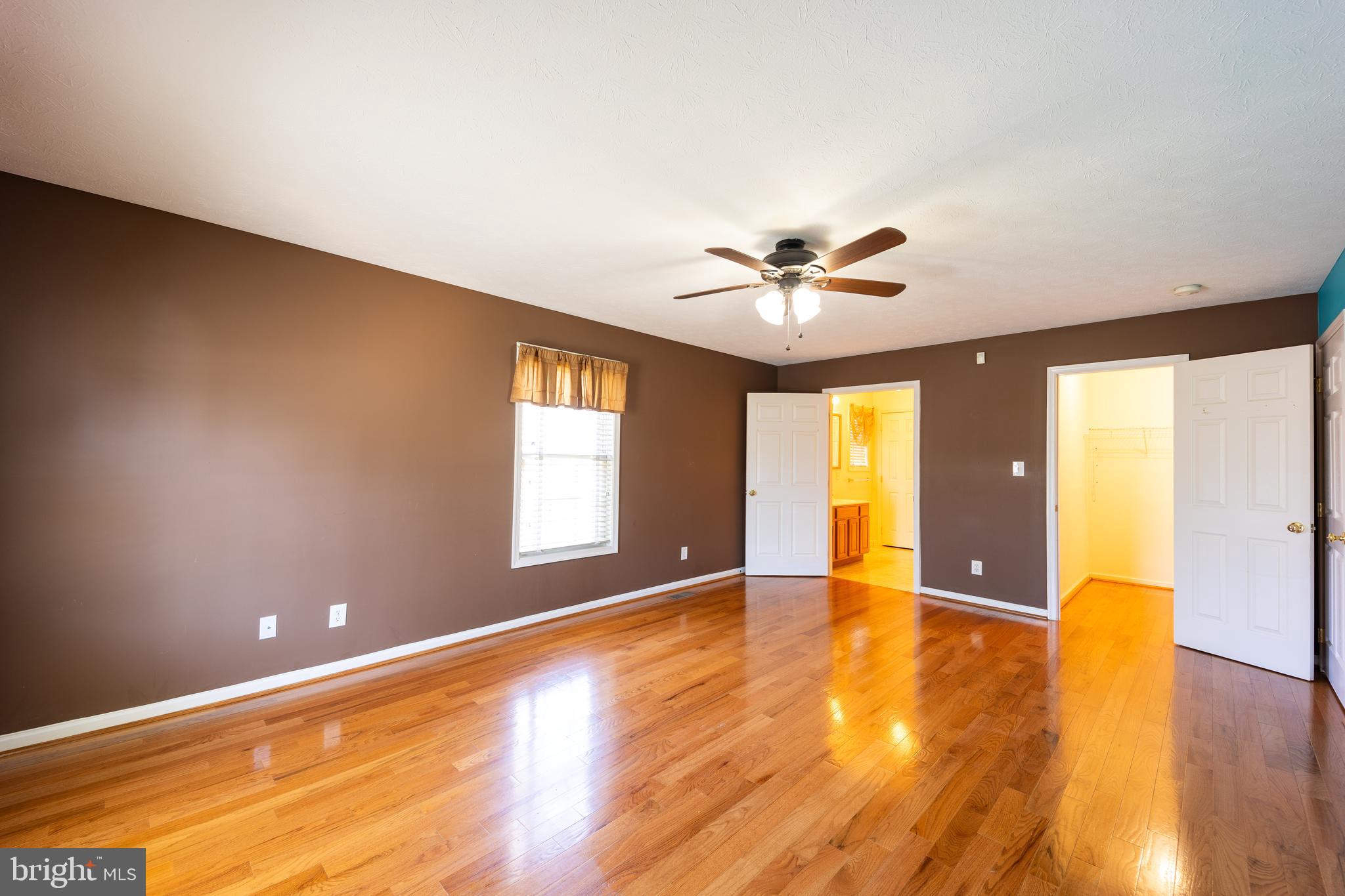 MIDDLE CREEK MANOR - Residential