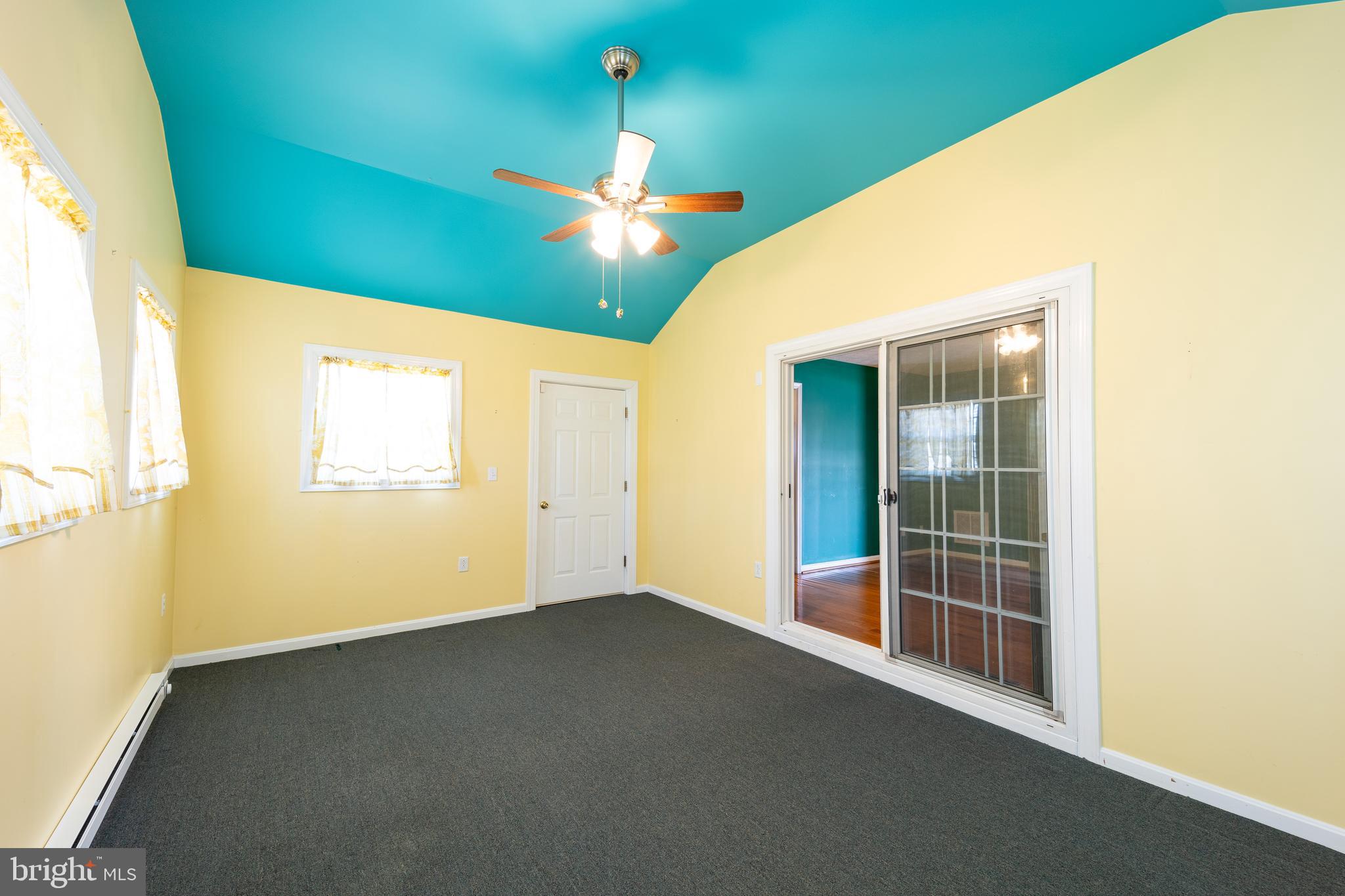 MIDDLE CREEK MANOR - Residential