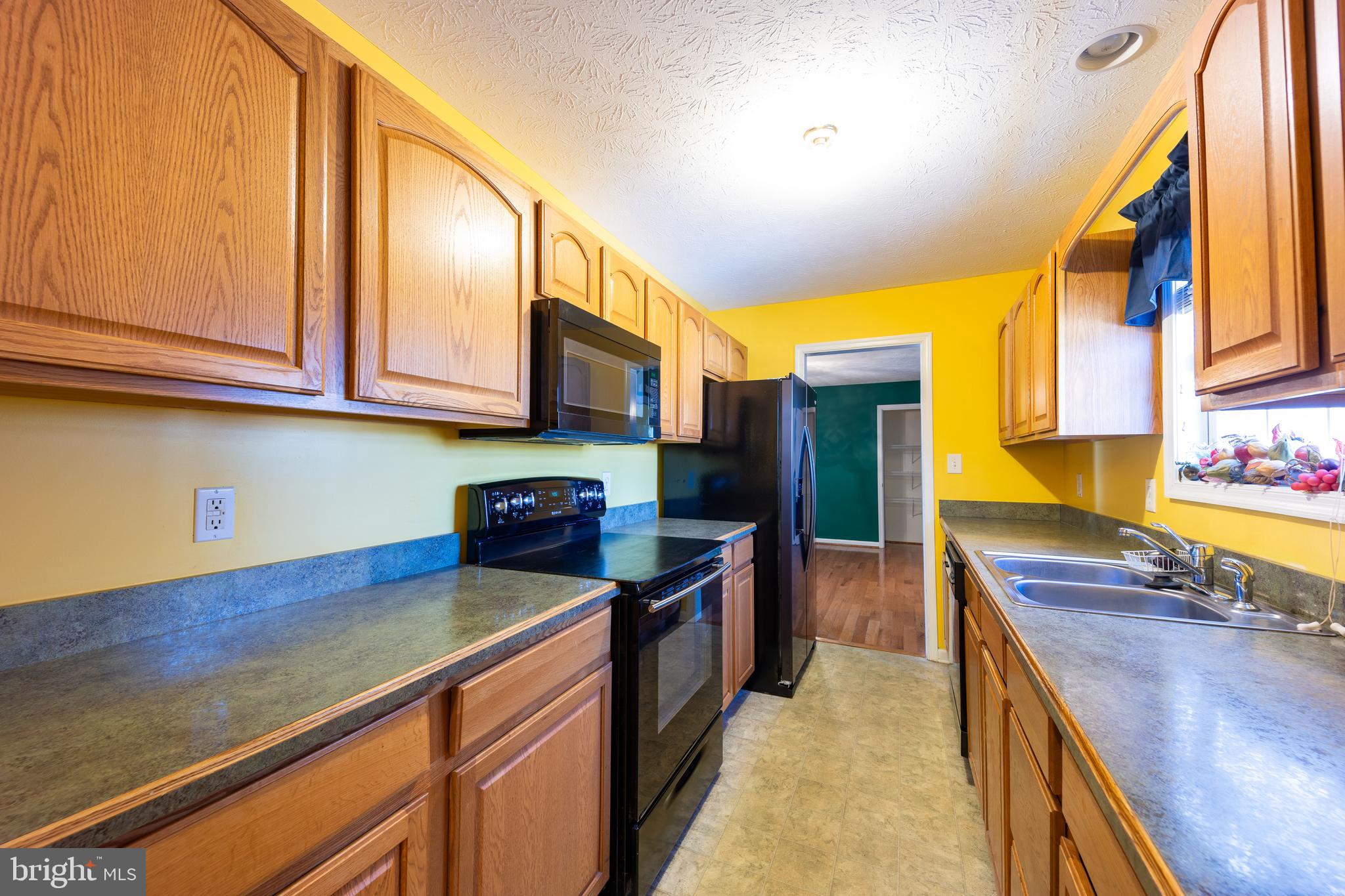 MIDDLE CREEK MANOR - Residential