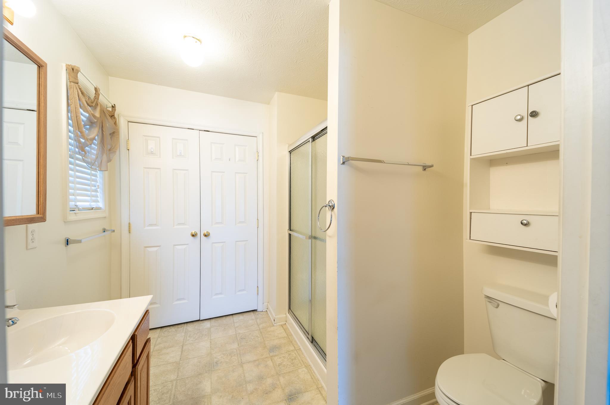 MIDDLE CREEK MANOR - Residential