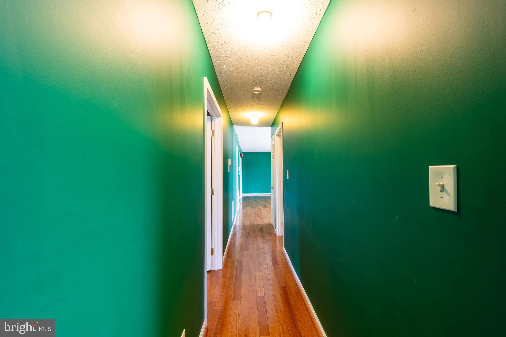 MIDDLE CREEK MANOR - Residential