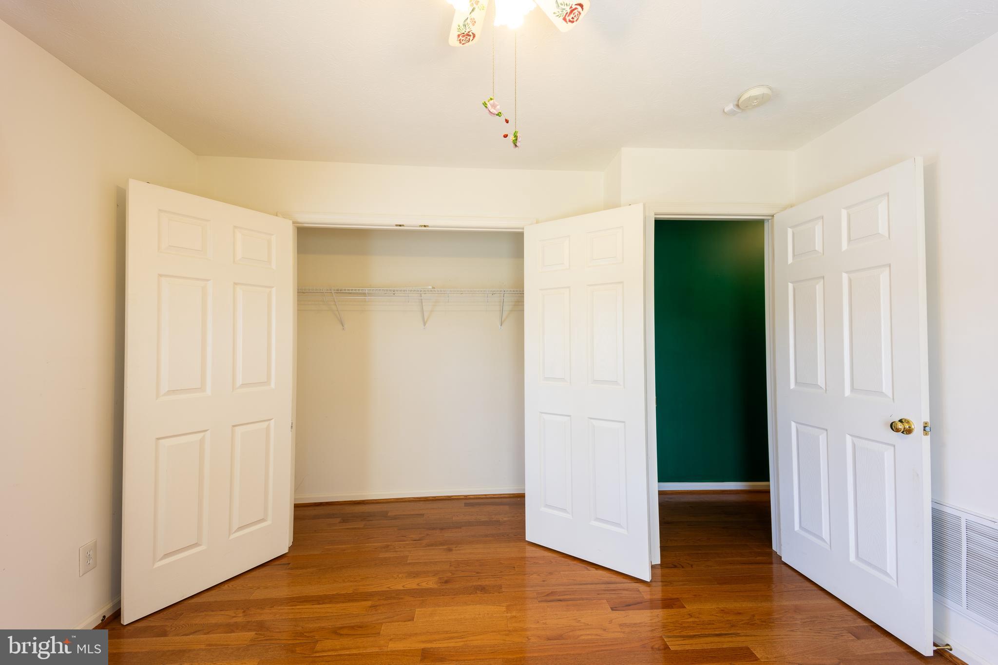 MIDDLE CREEK MANOR - Residential