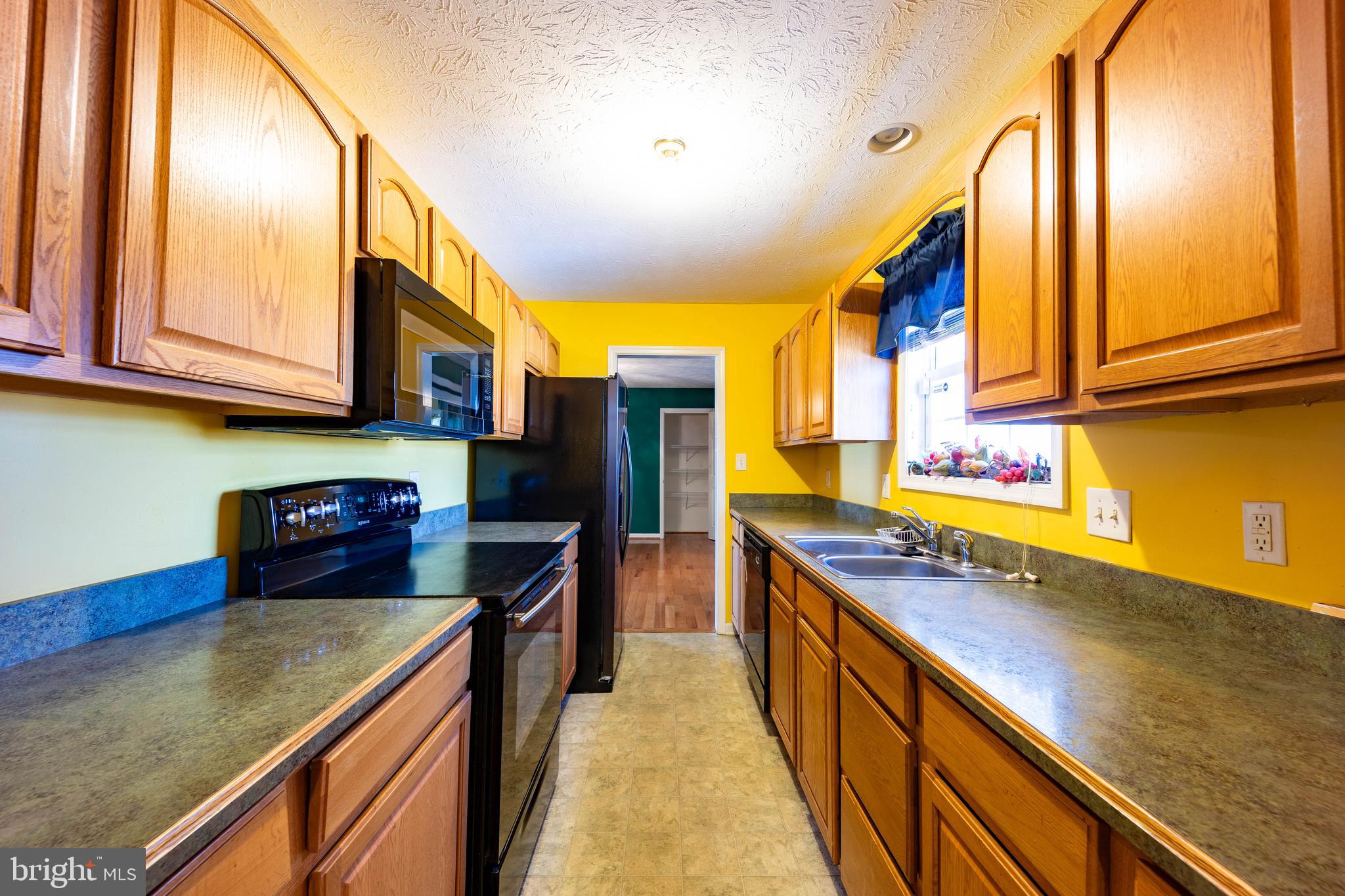 MIDDLE CREEK MANOR - Residential