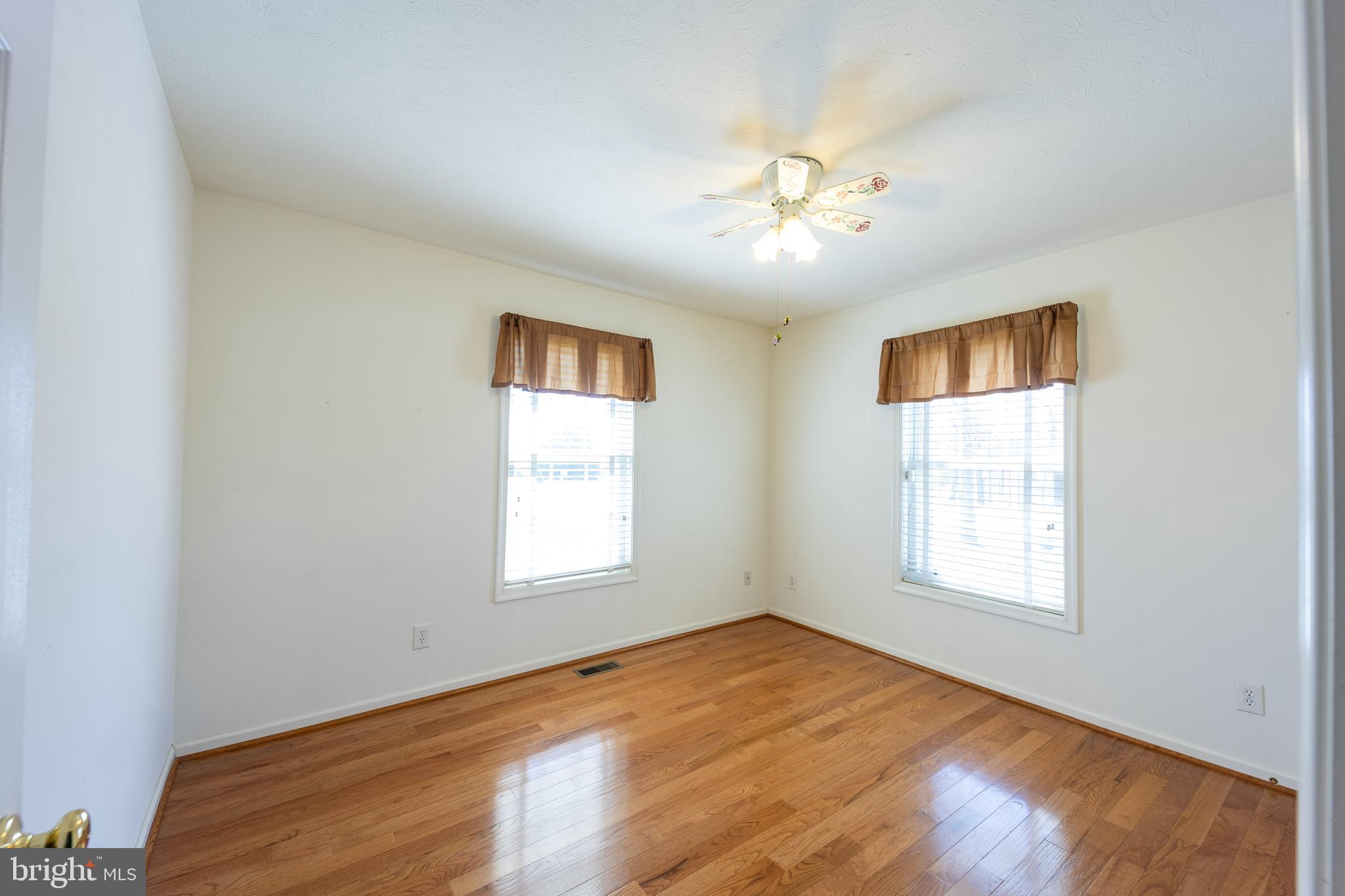 MIDDLE CREEK MANOR - Residential