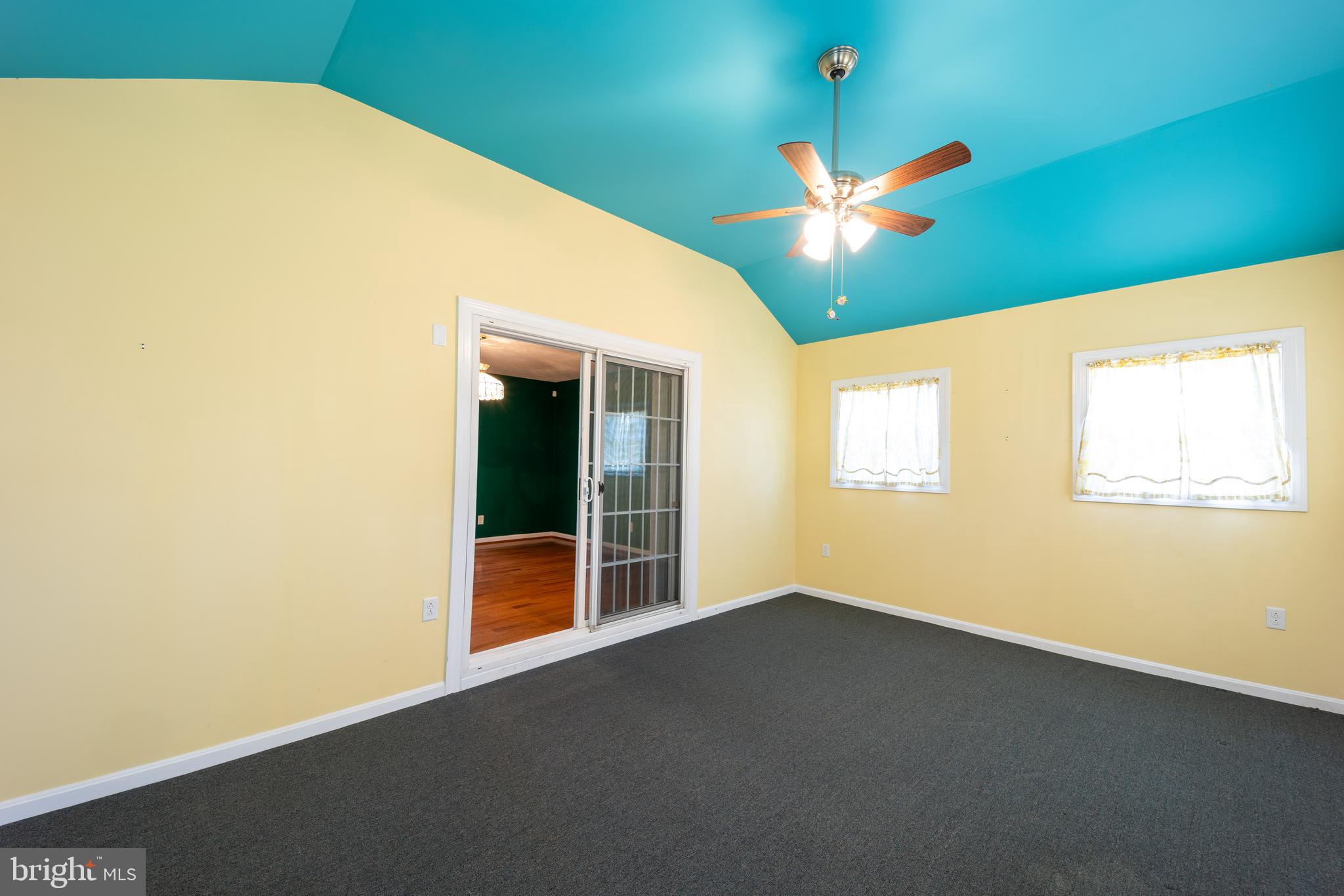 MIDDLE CREEK MANOR - Residential