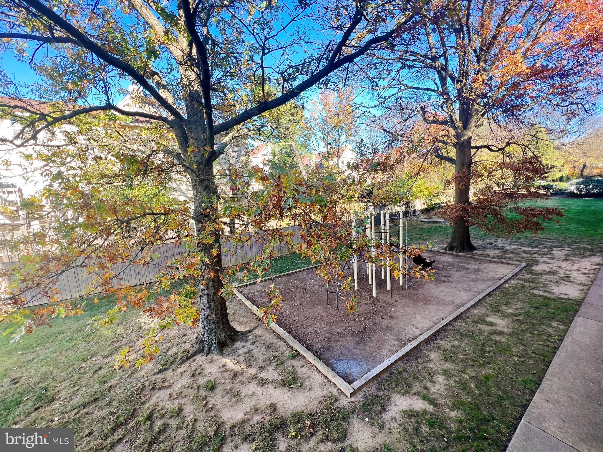 PINEWOOD SOUTH - Residential