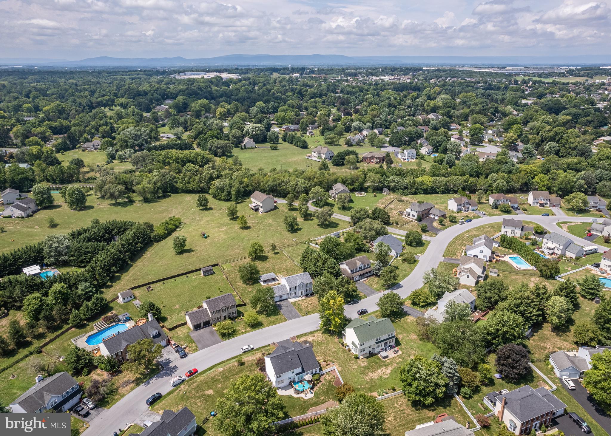 FOXLEIGH MEADOWS - Residential