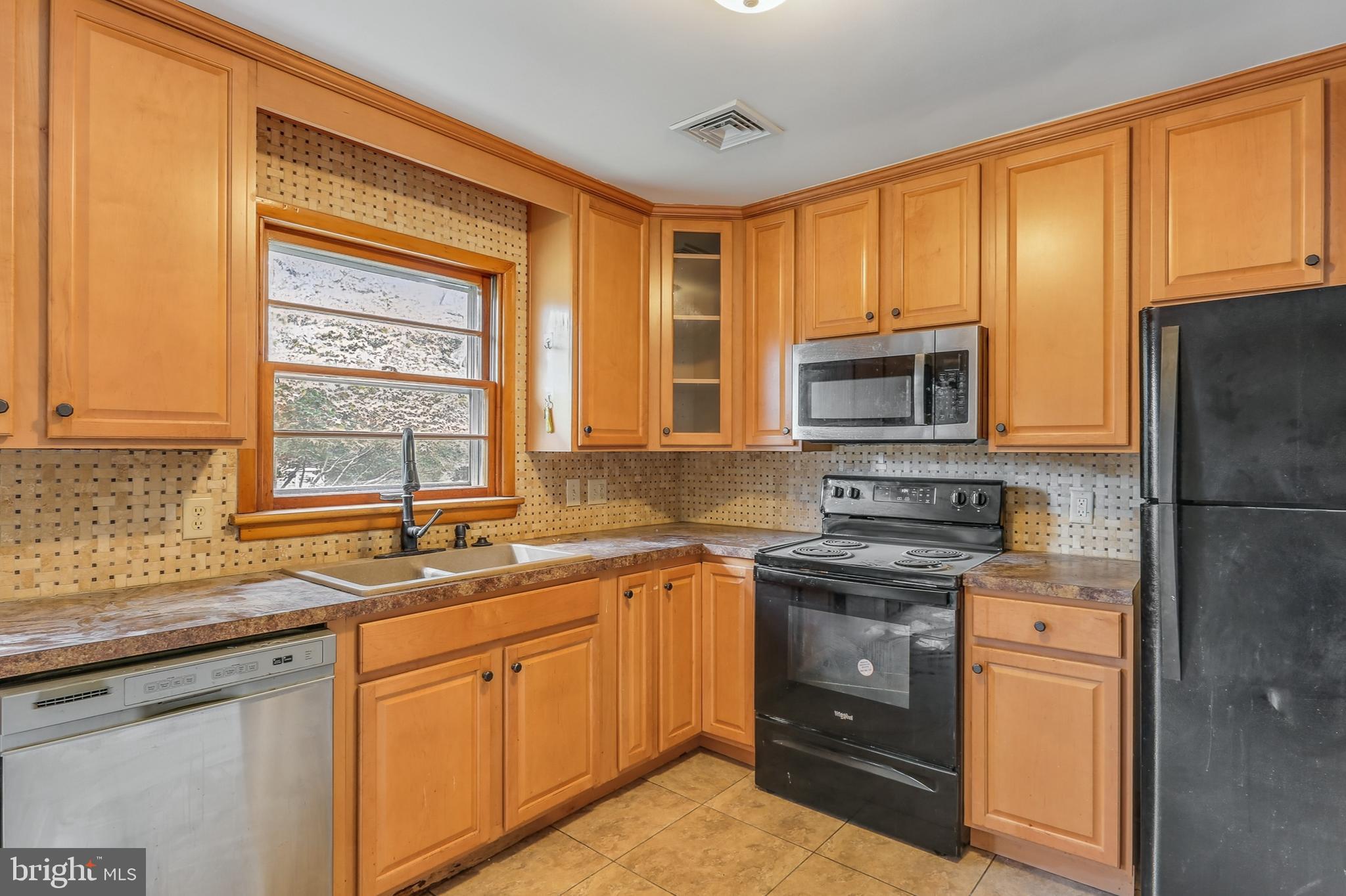 CAMP HILL BOROUGH - Residential Lease