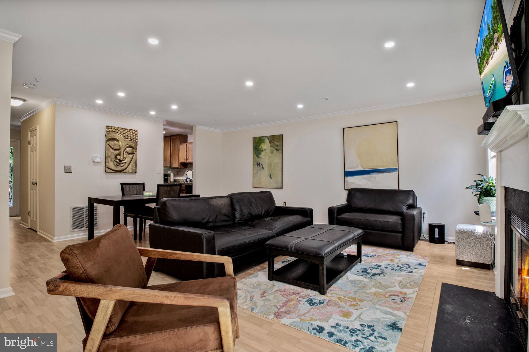 4904 LOCKARD DRIVE