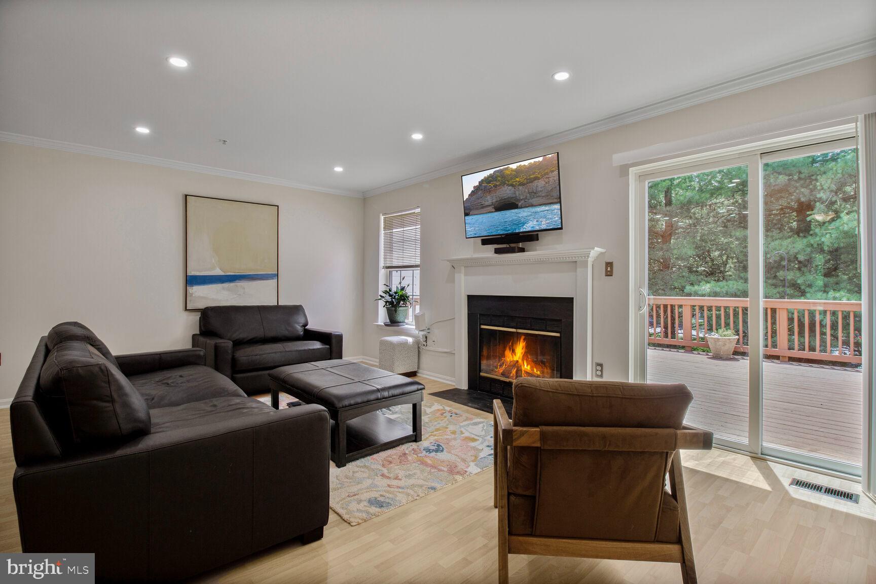 4904 LOCKARD DRIVE