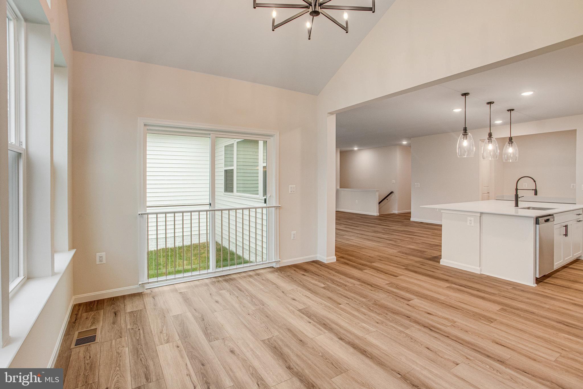 WHITE OAK - Residential