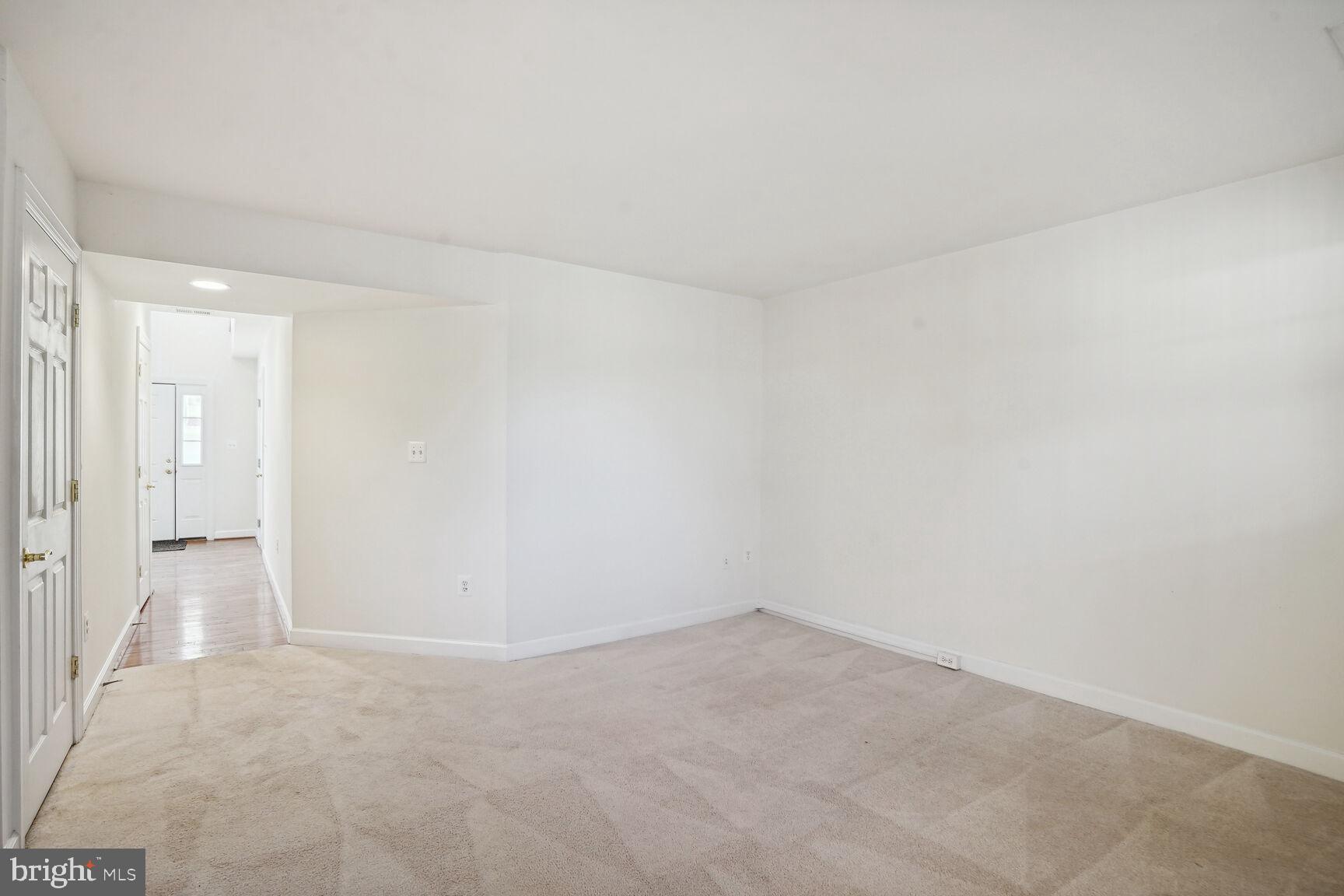 BLOOMS MILL - Residential Lease