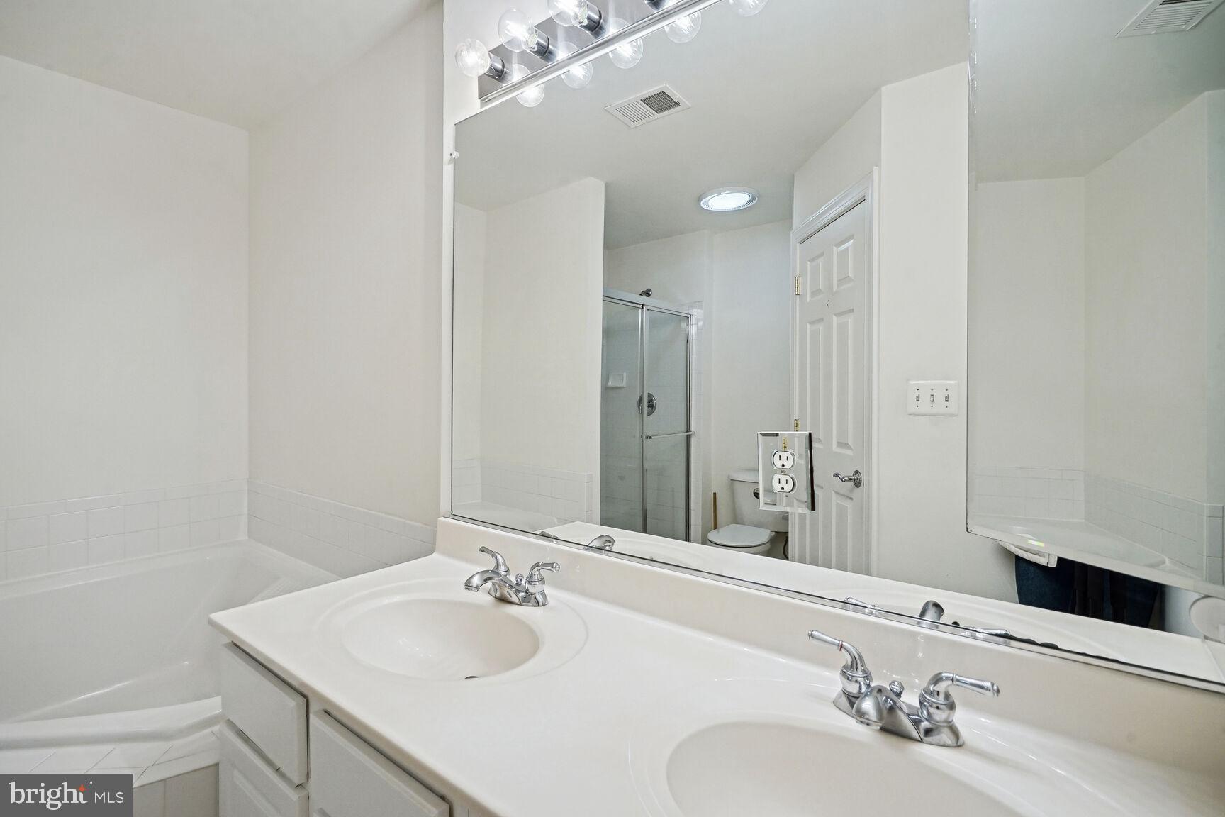 BLOOMS MILL - Residential Lease