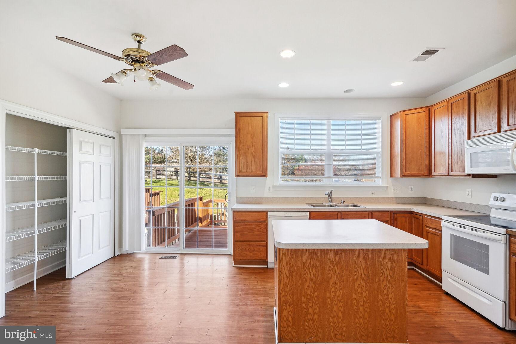 BLOOMS MILL - Residential Lease