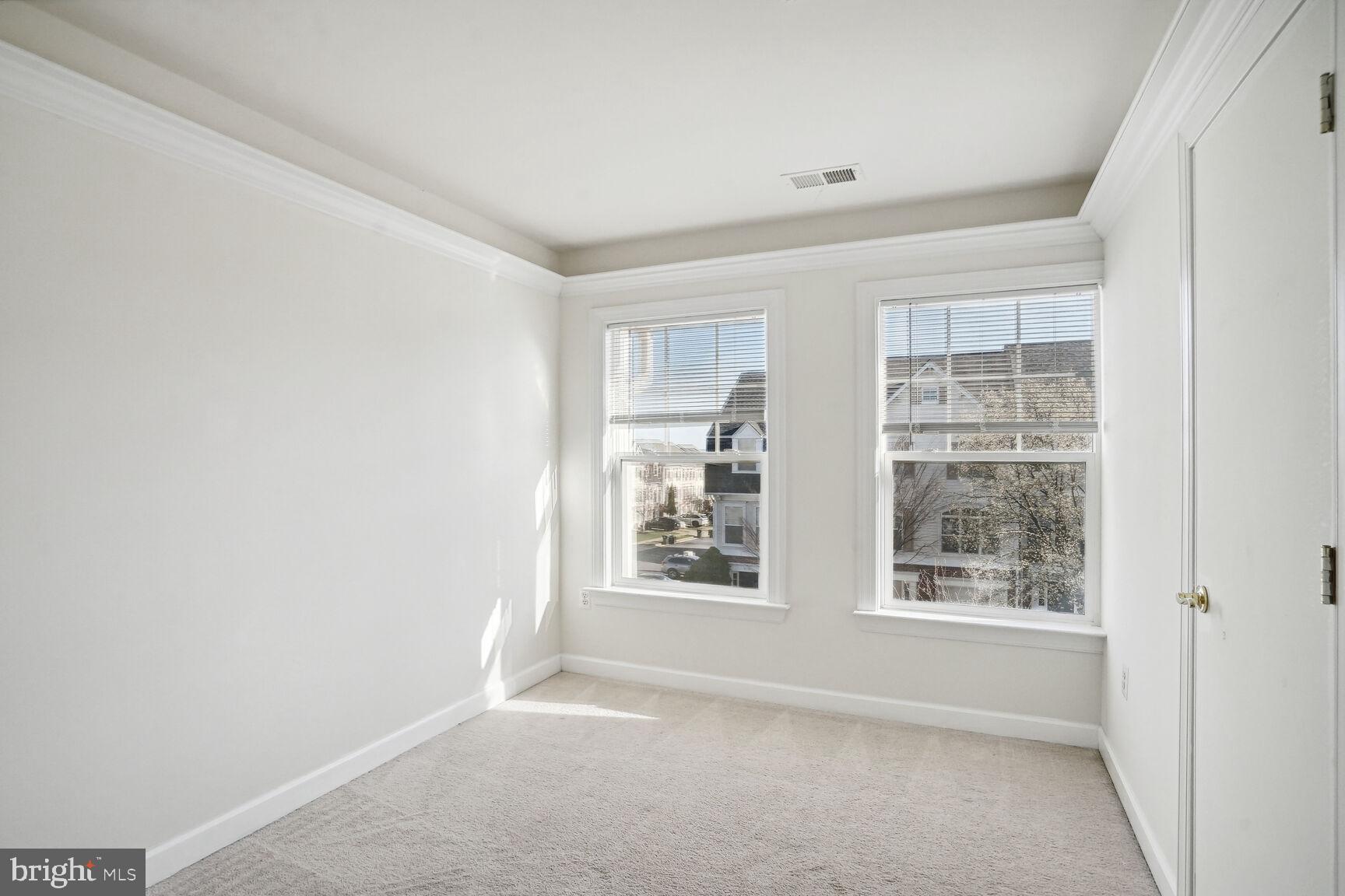 BLOOMS MILL - Residential Lease