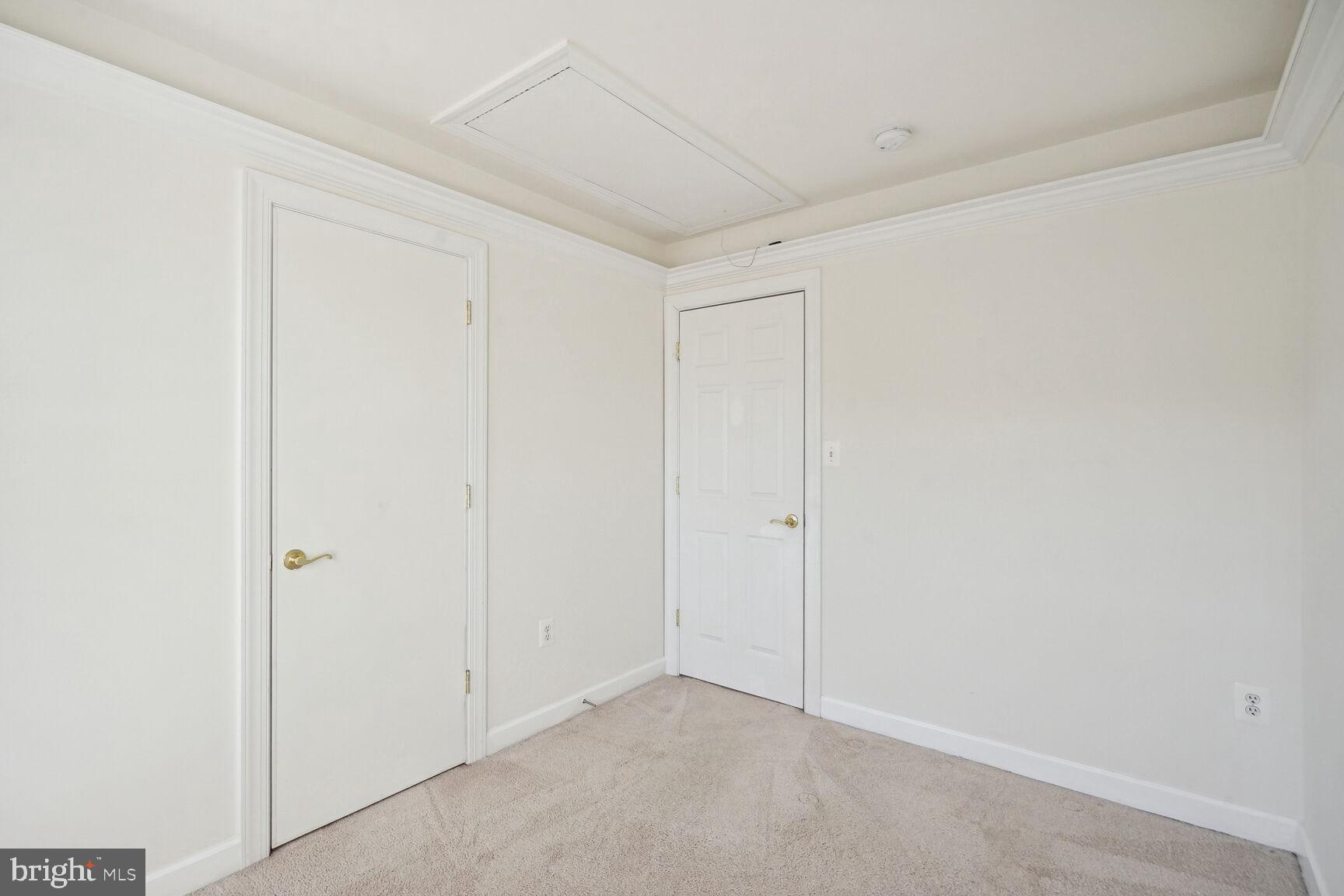 BLOOMS MILL - Residential Lease