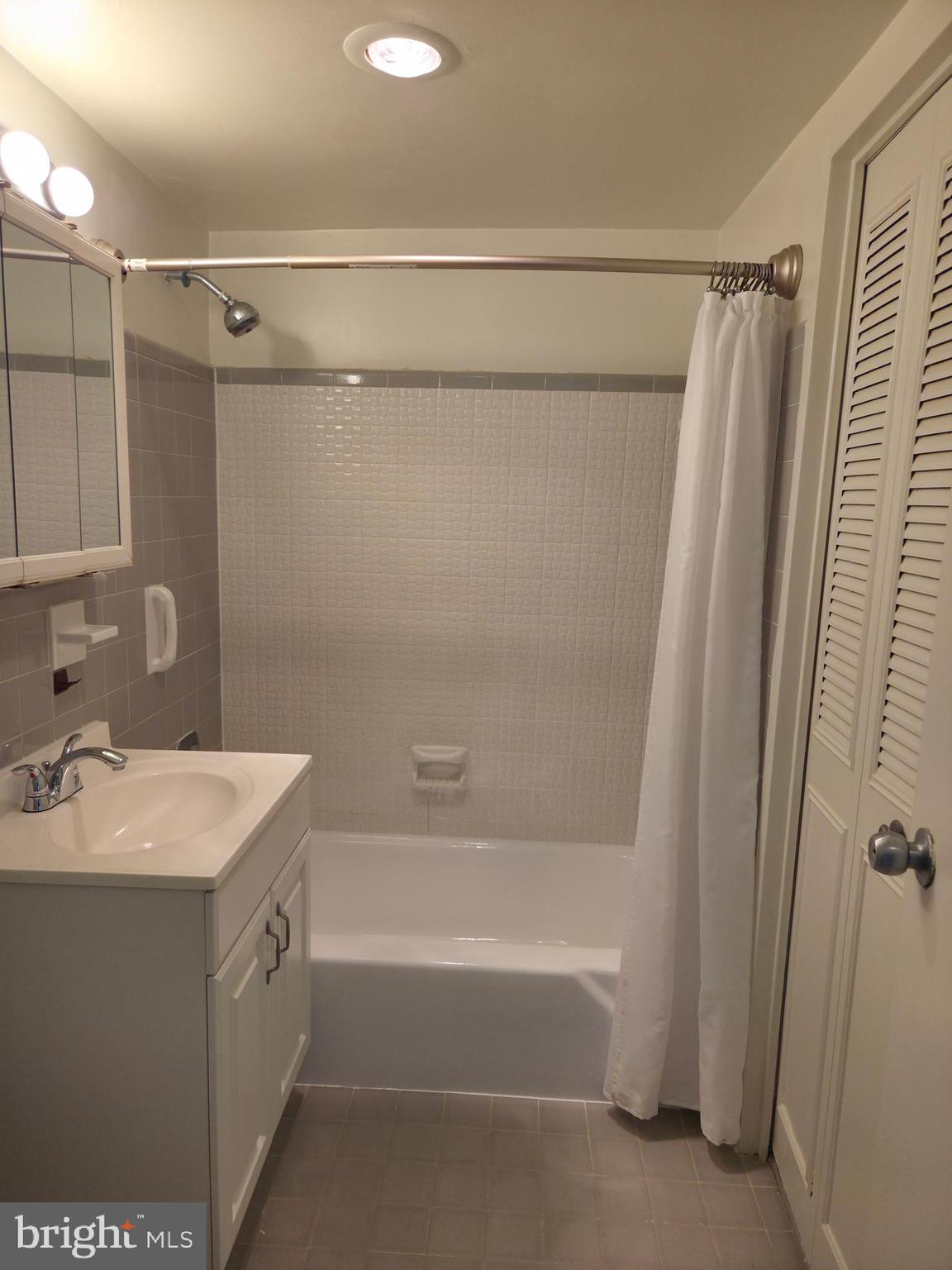 GROSVENOR PARK - Residential Lease