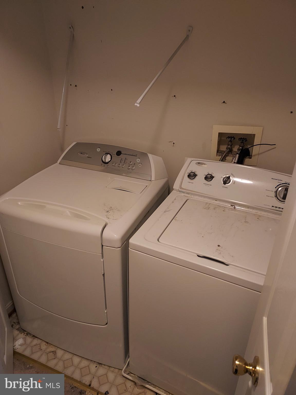 CLOVERLEAF COMMONS - Residential